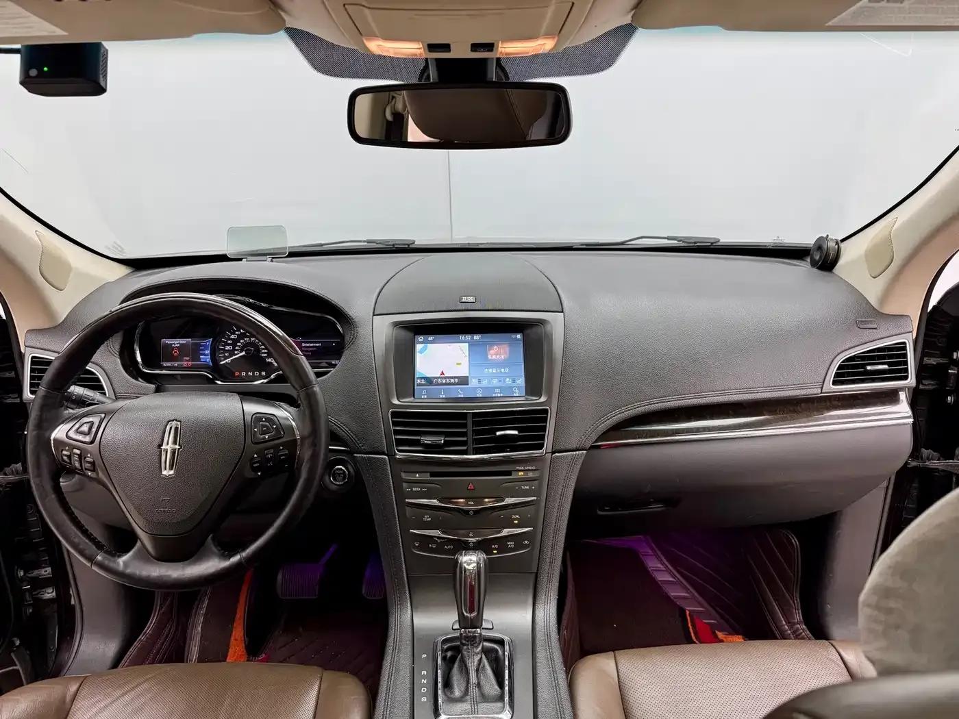 2010 Lincoln MKT 3.5T EcoBoost AWD — миниатюра 18