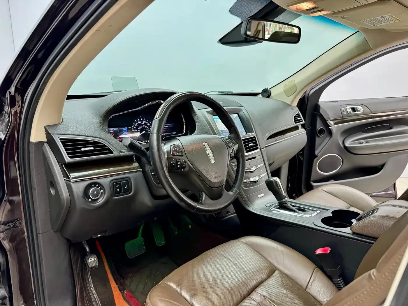 2010 Lincoln MKT 3.5T EcoBoost AWD — миниатюра 5