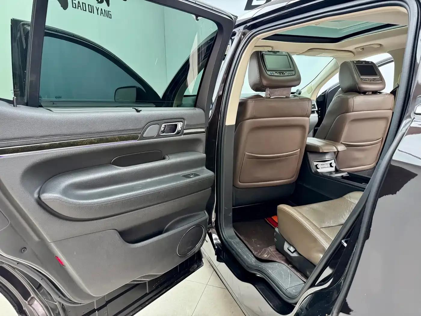 2010 Lincoln MKT 3.5T EcoBoost AWD — миниатюра 8