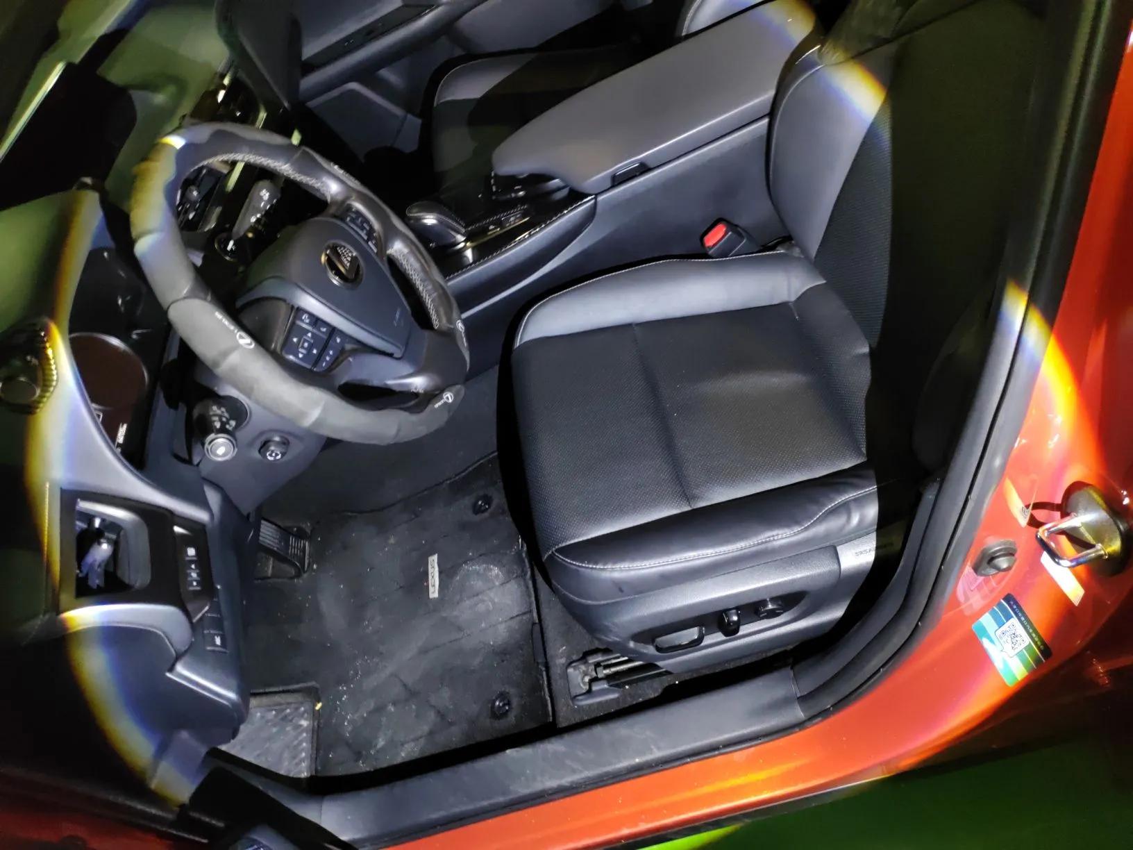 Lexus UX New Energy 2020 300e Pure·Joy Edition — миниатюра 16