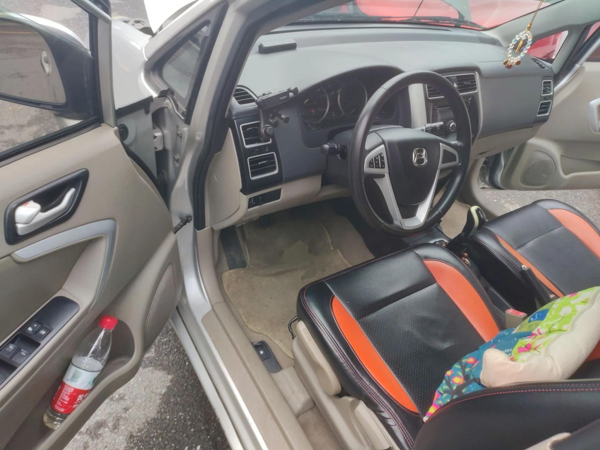 Suzuki Liana A6 2016 Sedan 1.4L Manual Enjoyment Model — миниатюра 17