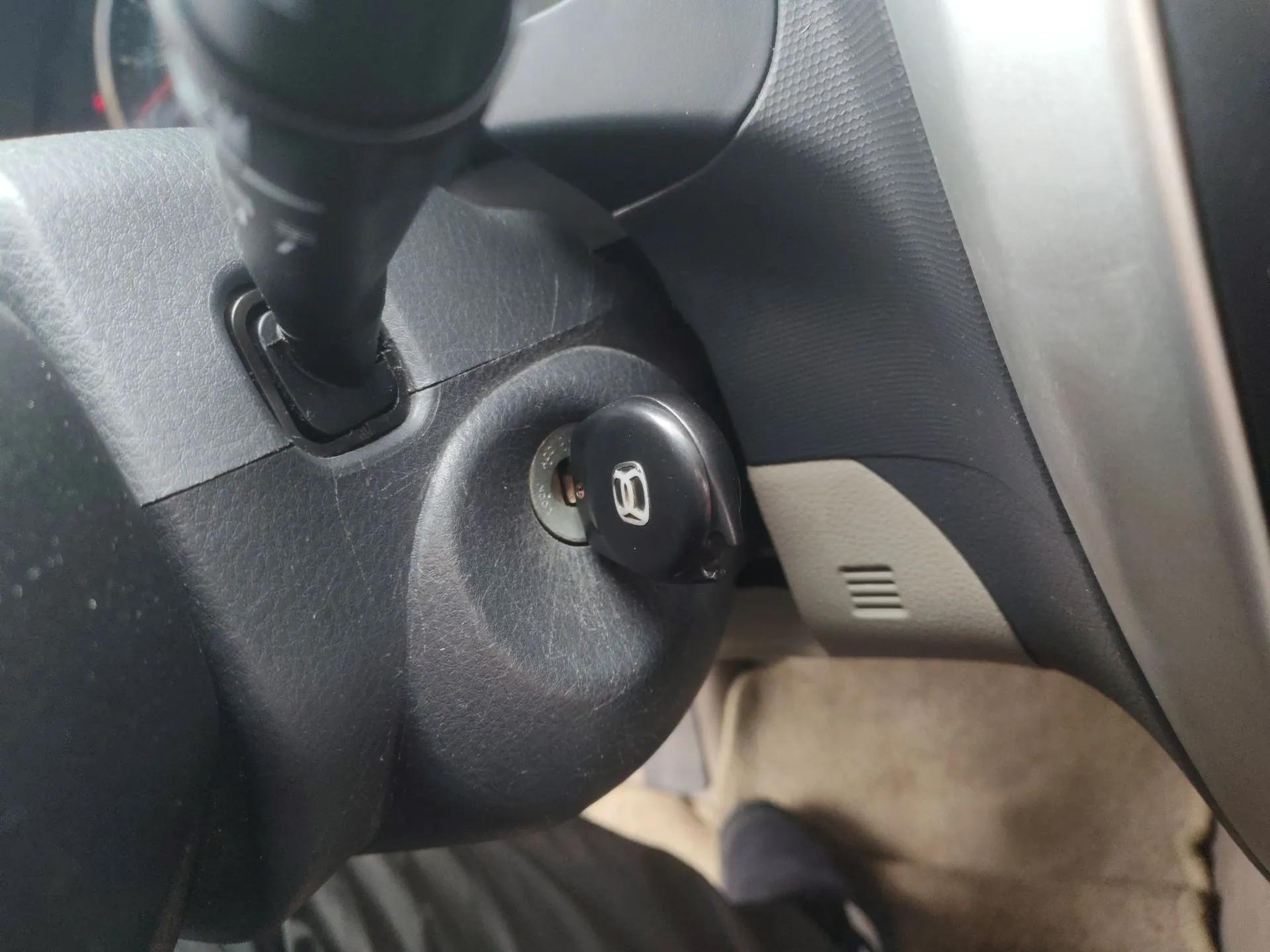 Suzuki Liana A6 2016 Sedan 1.4L Manual Enjoyment Model — миниатюра 9