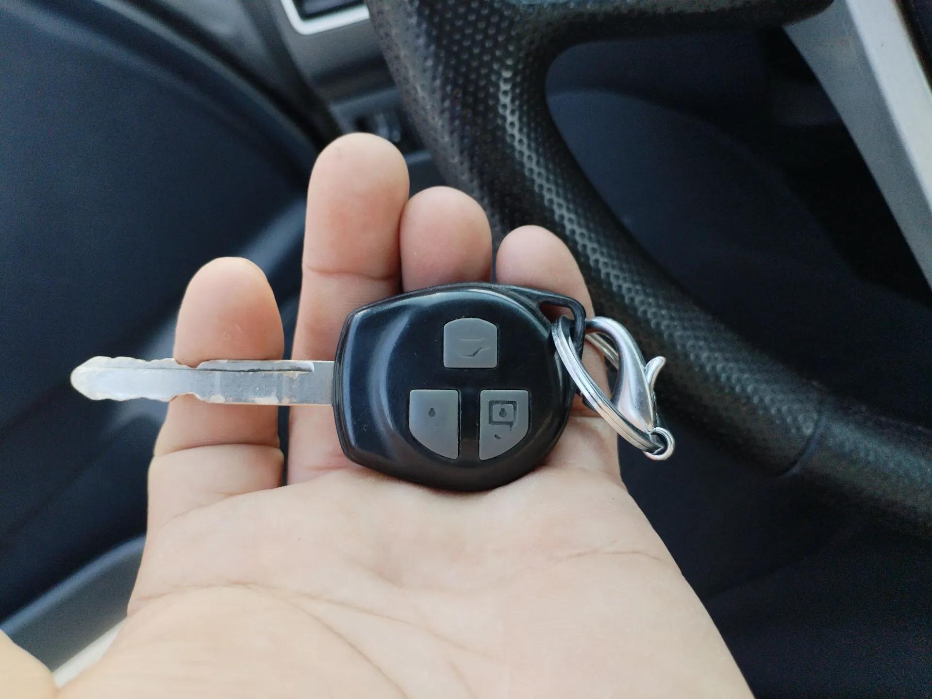 Suzuki Liana A6 2015 Hatchback 1.4L Manual Enjoyment Model — миниатюра 9
