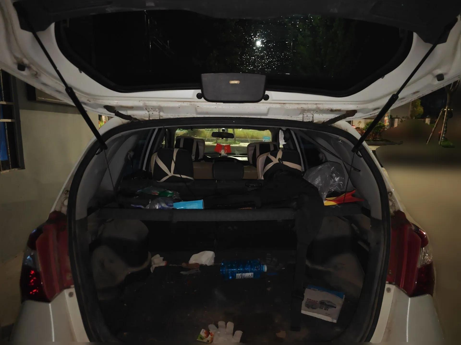 Suzuki Liana A6 2015 Hatchback 1.4L Manual Enjoyment Model — миниатюра 20