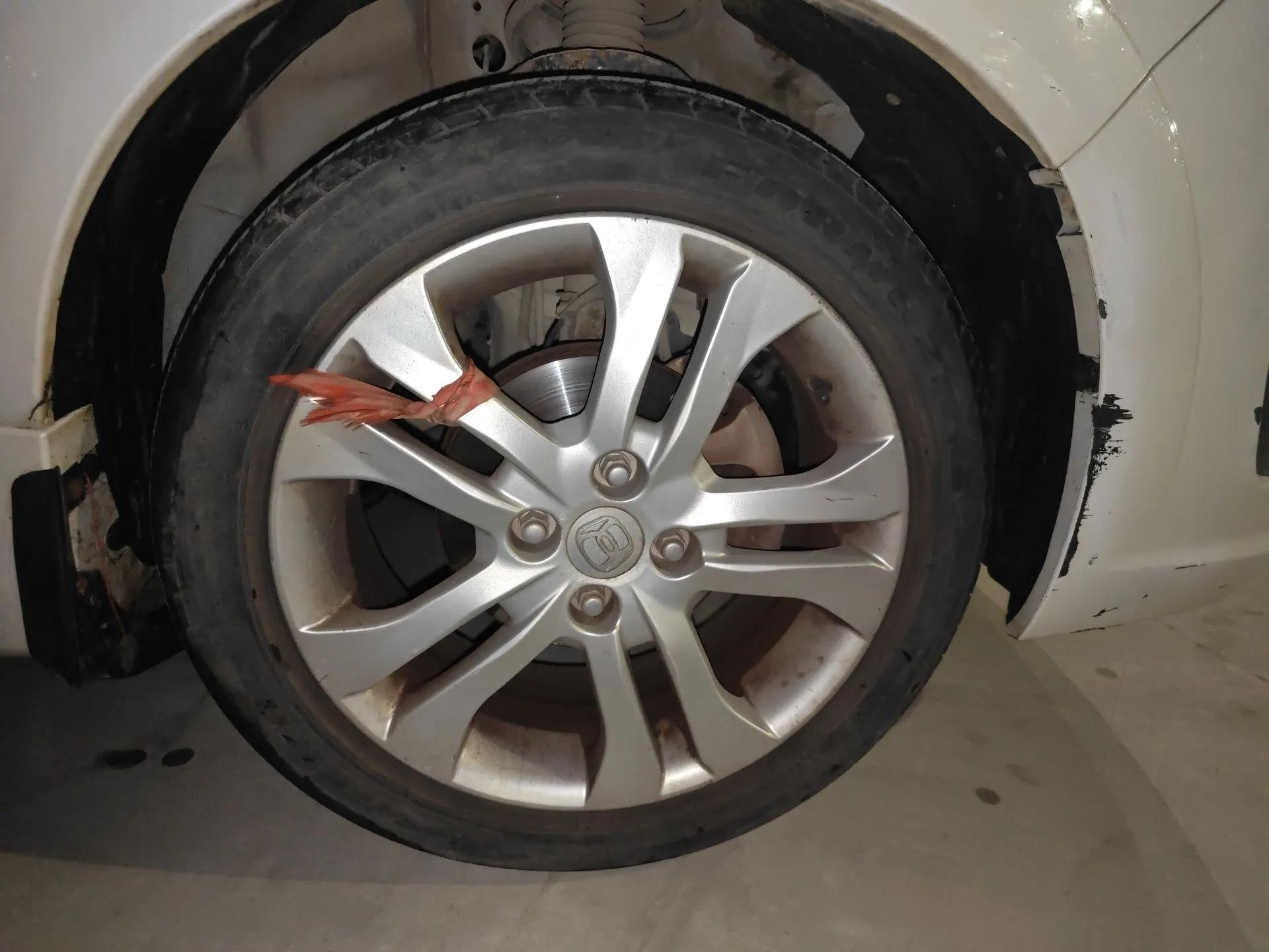 Suzuki Liana A6 2015 Hatchback 1.4L Manual Enjoyment Model — миниатюра 8