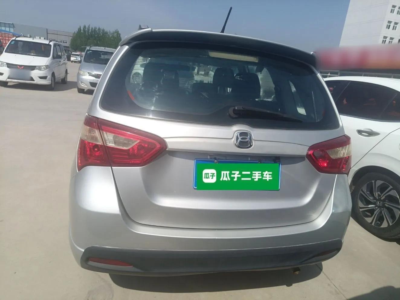 Suzuki Liana A6 2014 Hatchback 1.4L Manual Enjoyment Model — миниатюра 5