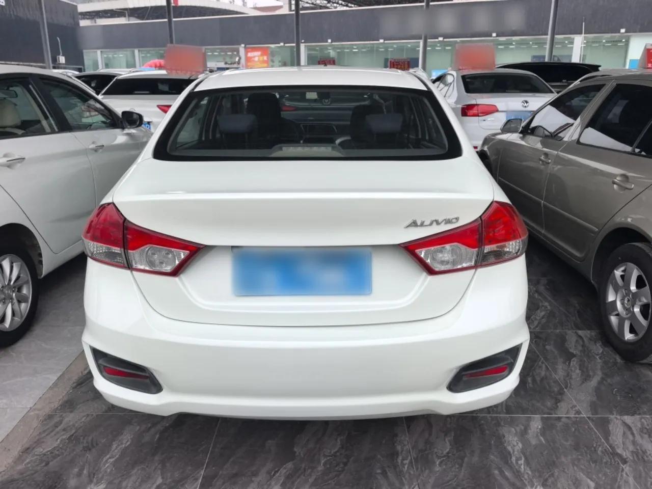 Suzuki Alivio 2015 1.6L Automatic Comfort Model — миниатюра 4