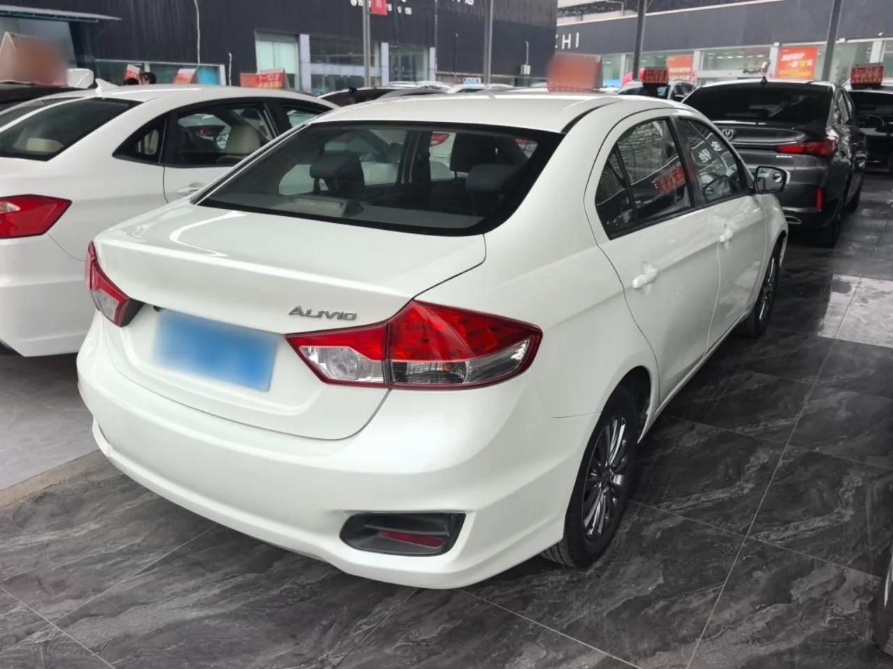 Suzuki Alivio 2015 1.6L Automatic Comfort Model — миниатюра 5