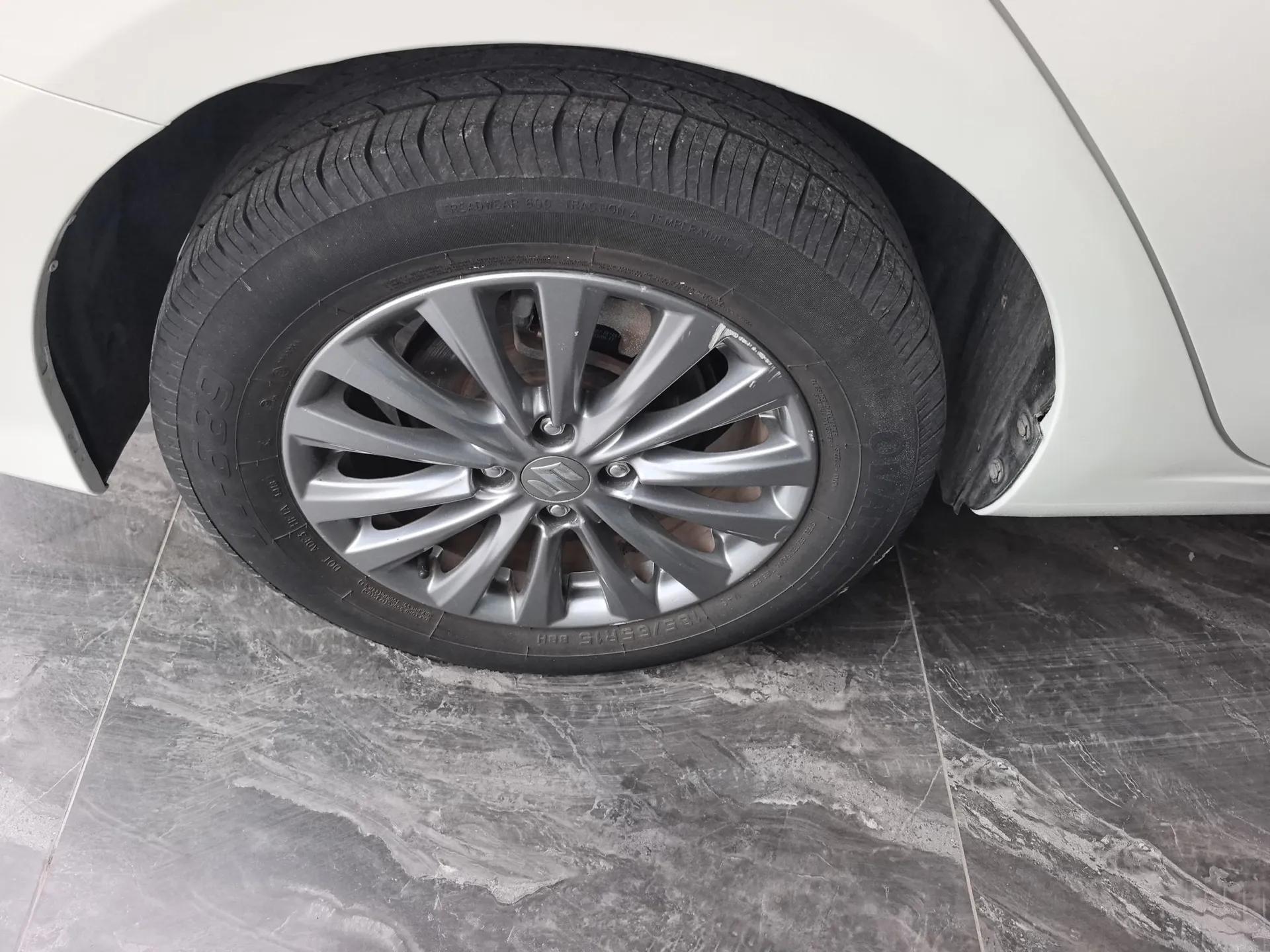 Suzuki Alivio 2015 1.6L Automatic Comfort Model — миниатюра 10