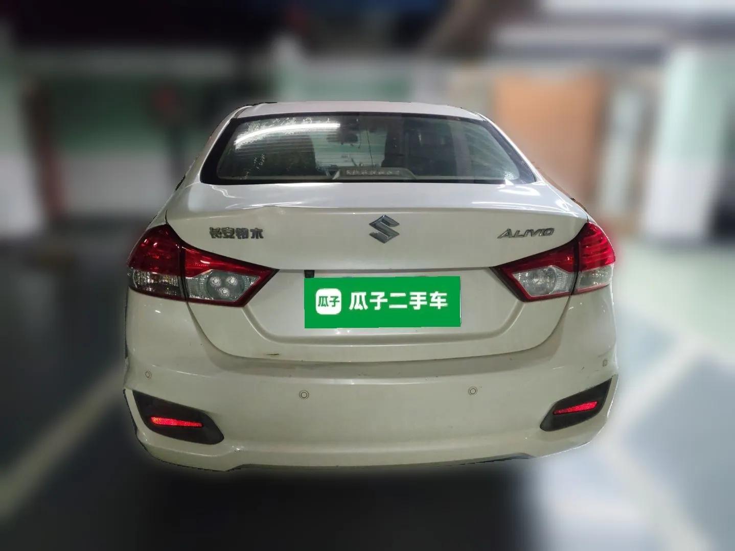 Suzuki Alivio 2015 1.6L Manual Comfort Model — миниатюра 5