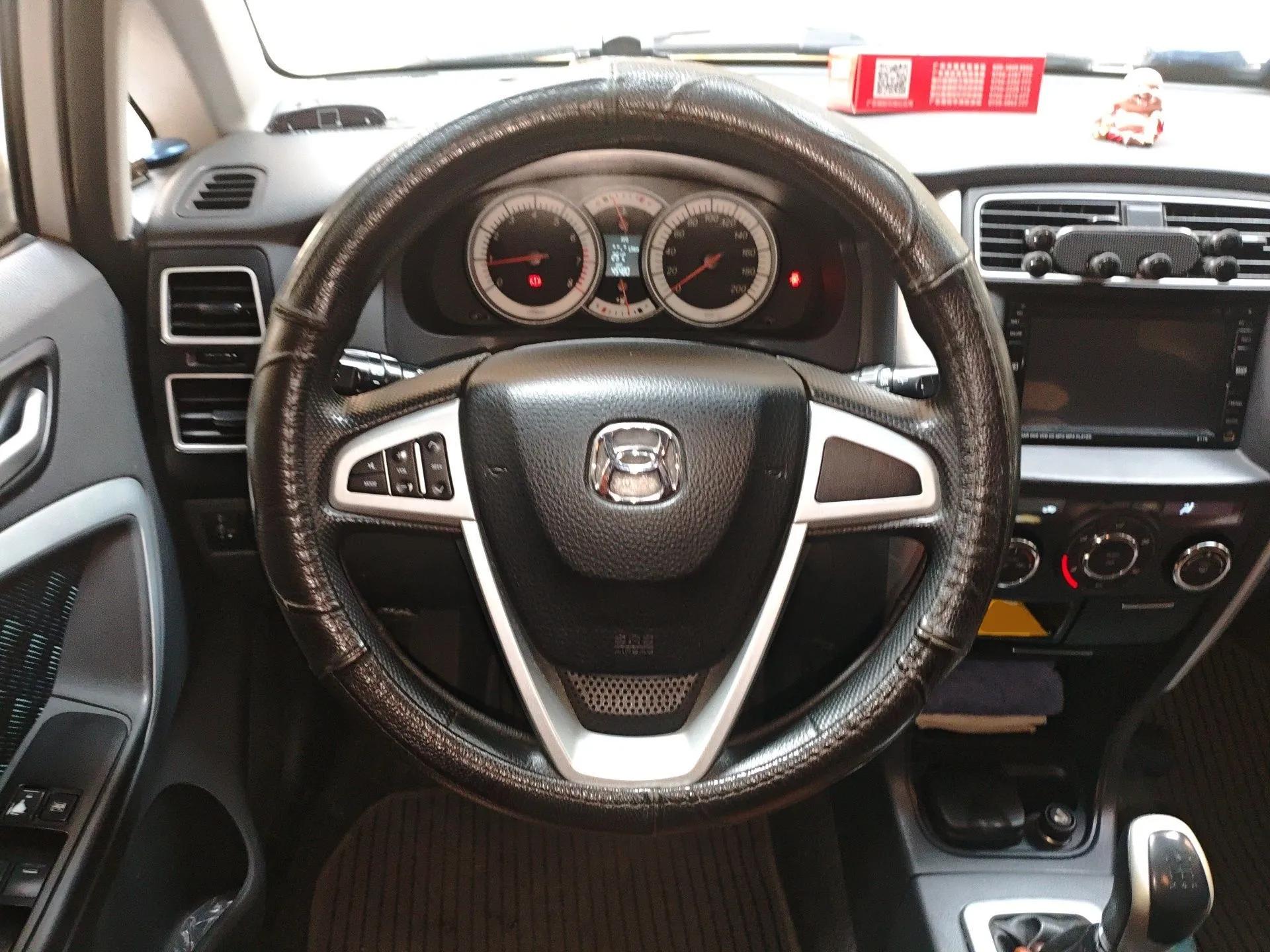 Suzuki Liana 2012 Hatchback 1.4 VVT Manual Luxury Model — миниатюра 11