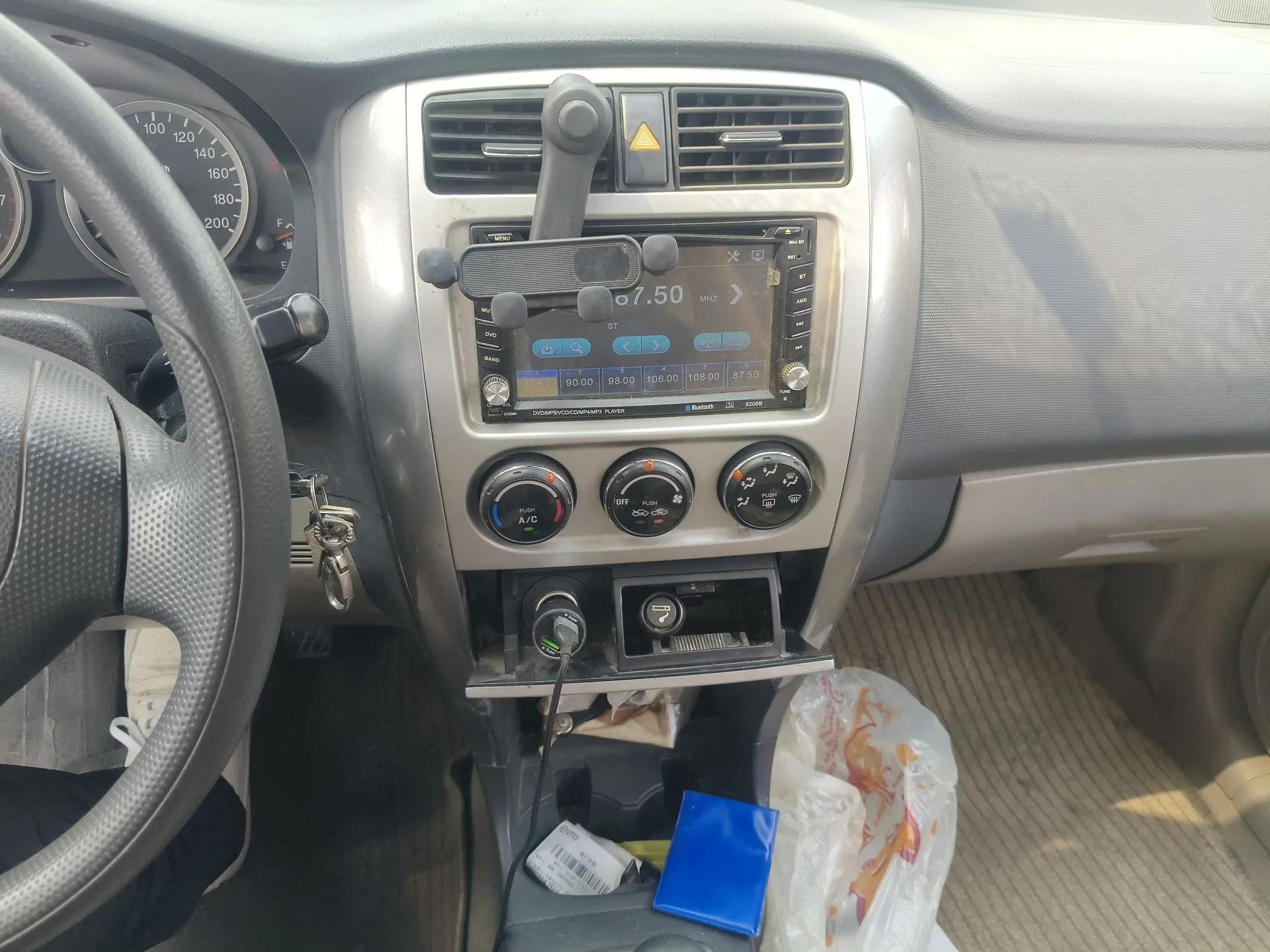 Suzuki Liana 2011 A+ Hatchback 1.4L Manual Standard Model — миниатюра 14