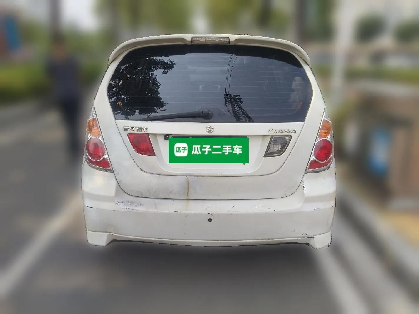 Suzuki Liana 2011 A+ Hatchback 1.4L Manual Standard Model — миниатюра 5