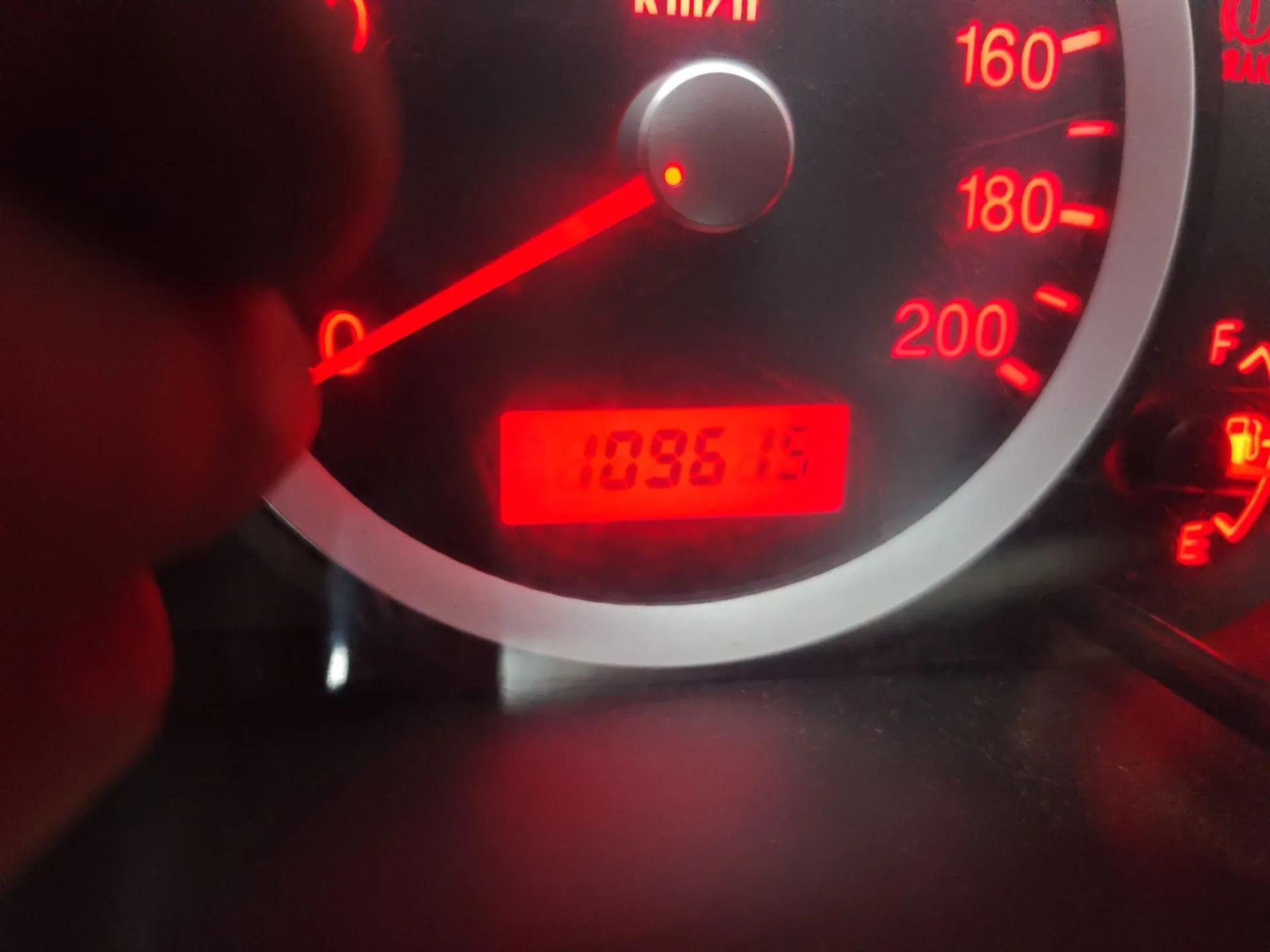 Suzuki Liana 2012 Hatchback 1.4L Manual Economy Model — миниатюра 13