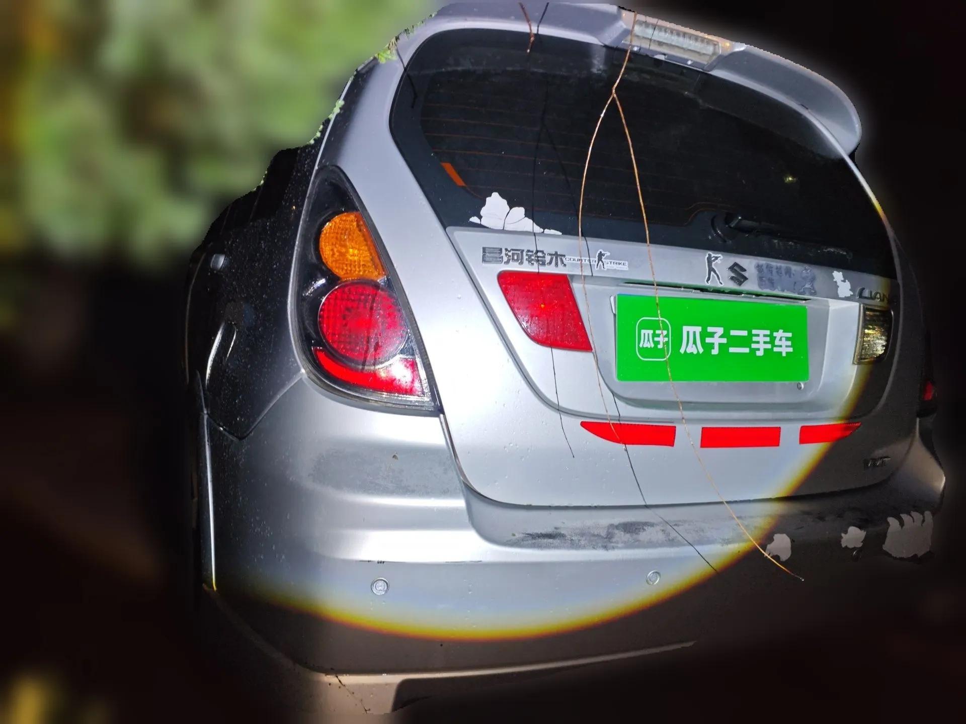 Suzuki Liana 2012 Hatchback 1.4L Manual Economy Model — миниатюра 4