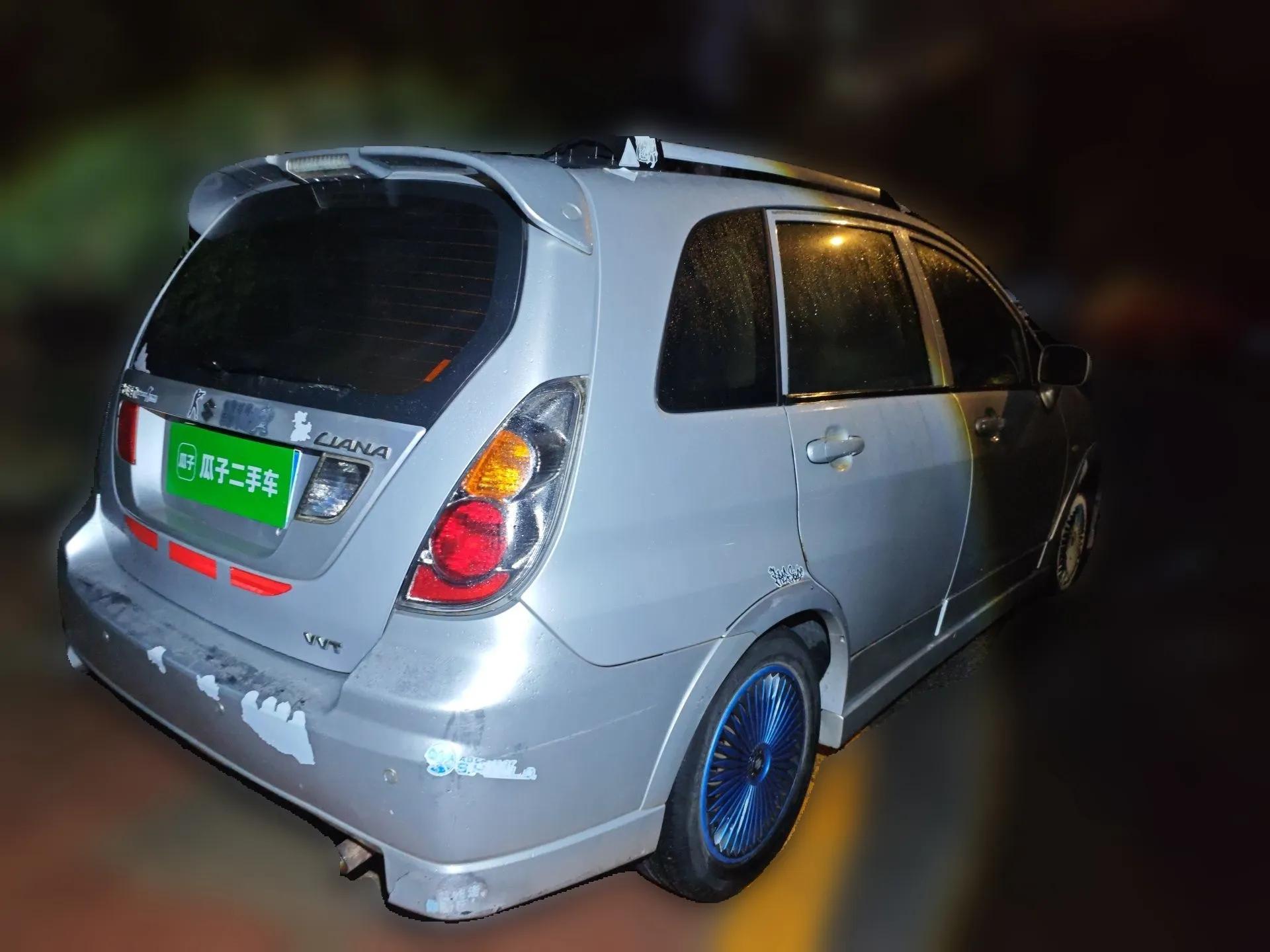 Suzuki Liana 2012 Hatchback 1.4L Manual Economy Model — миниатюра 6