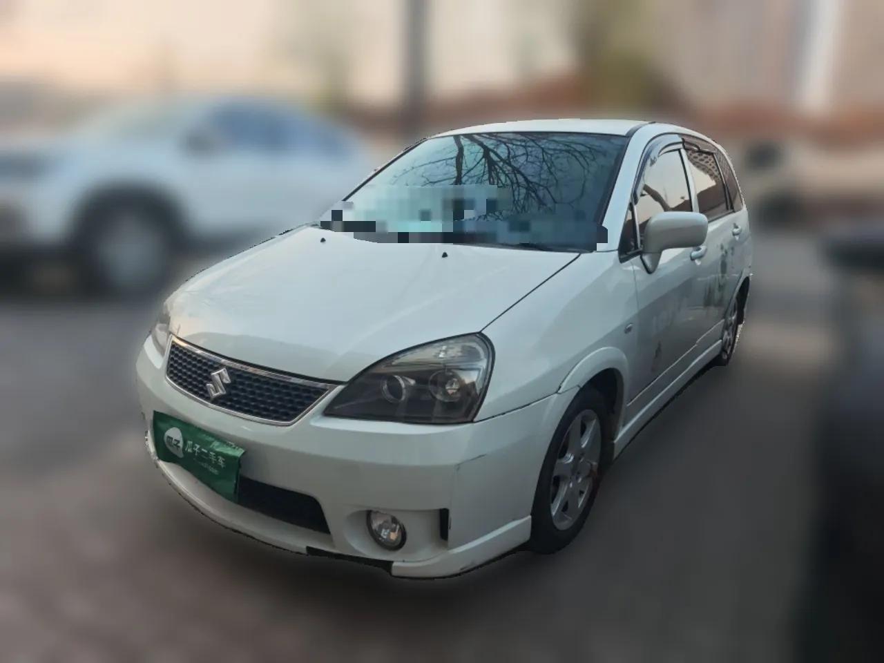 Suzuki Liana 2013 Hatchback 1.4L Manual Luxury Model — миниатюра 1