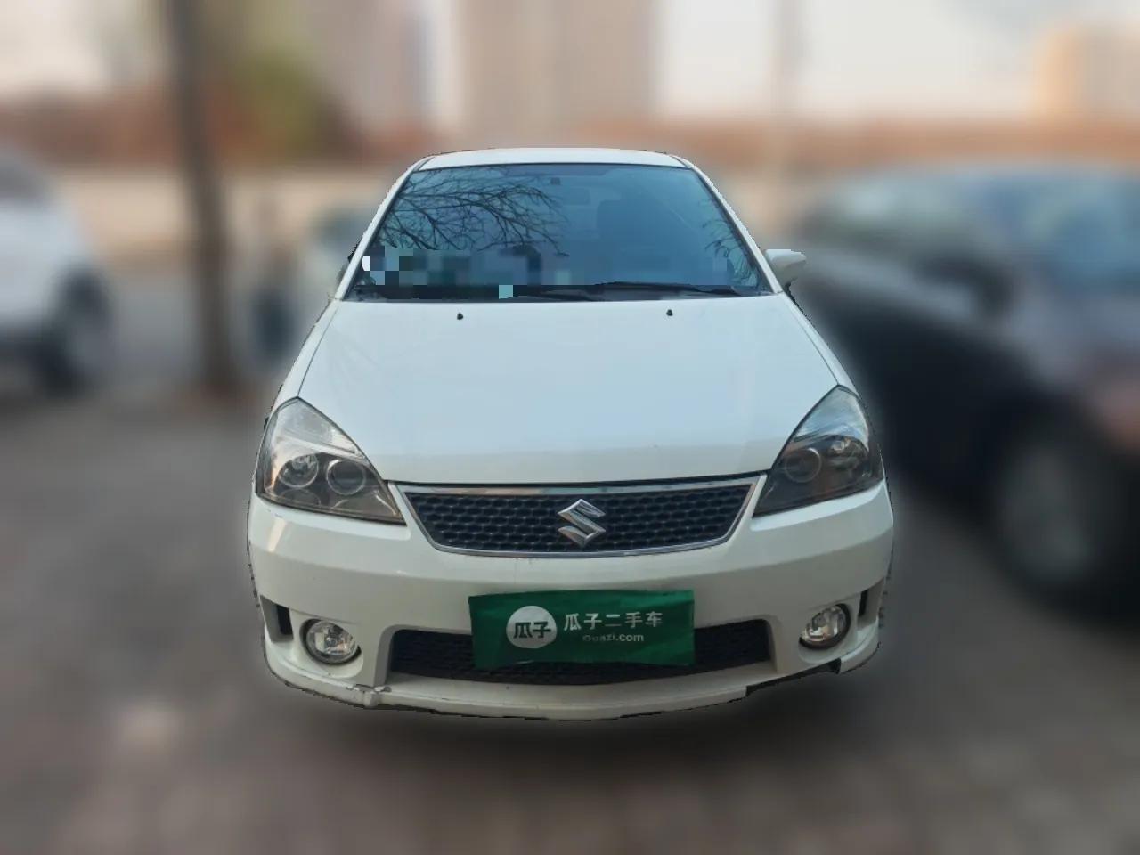 Suzuki Liana 2013 Hatchback 1.4L Manual Luxury Model — миниатюра 2