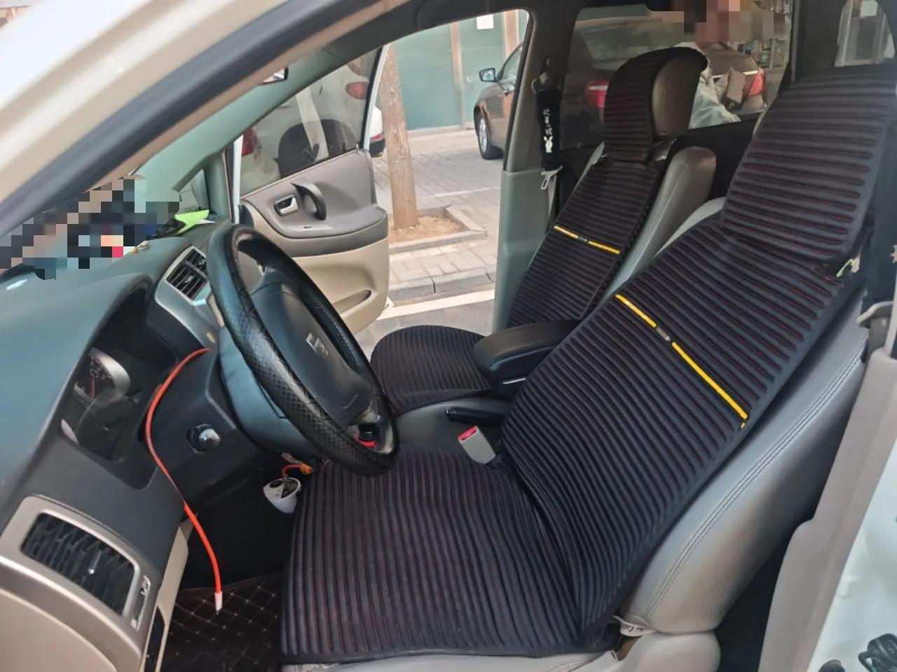 Suzuki Liana 2013 Hatchback 1.4L Manual Luxury Model — миниатюра 16