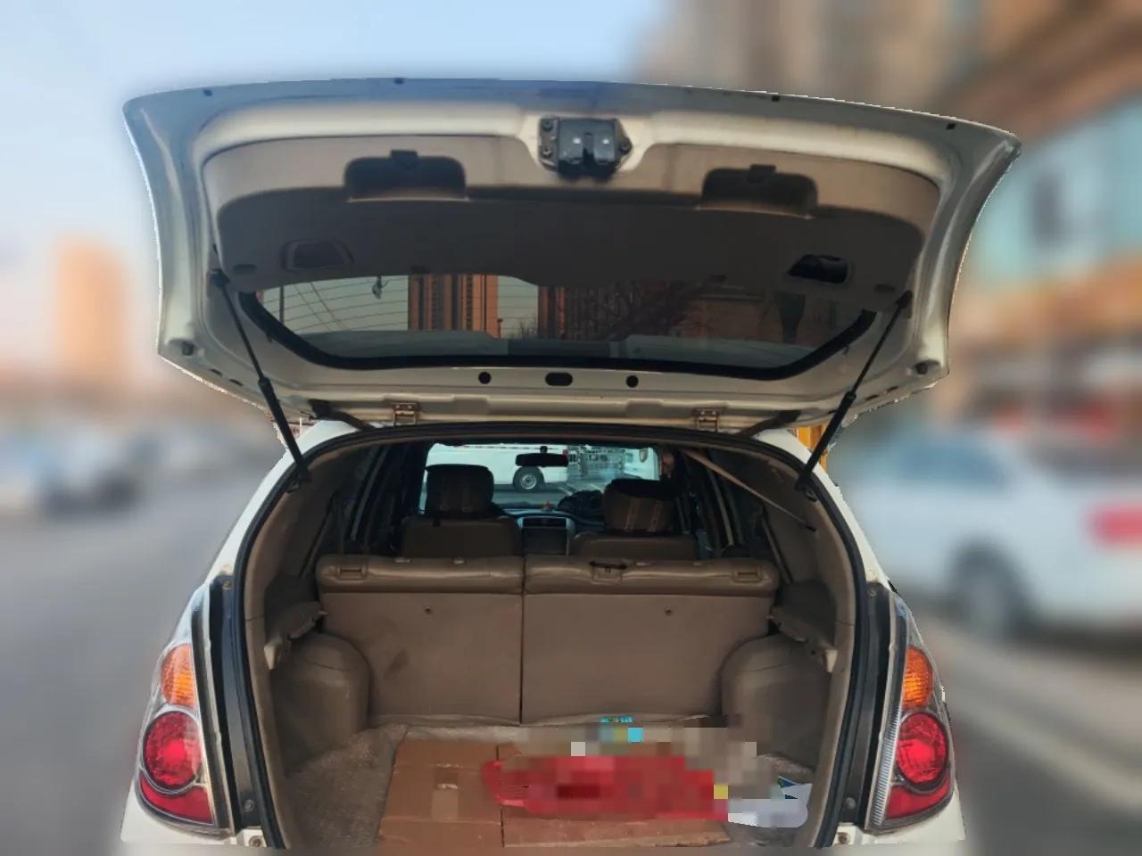 Suzuki Liana 2013 Hatchback 1.4L Manual Luxury Model — миниатюра 20