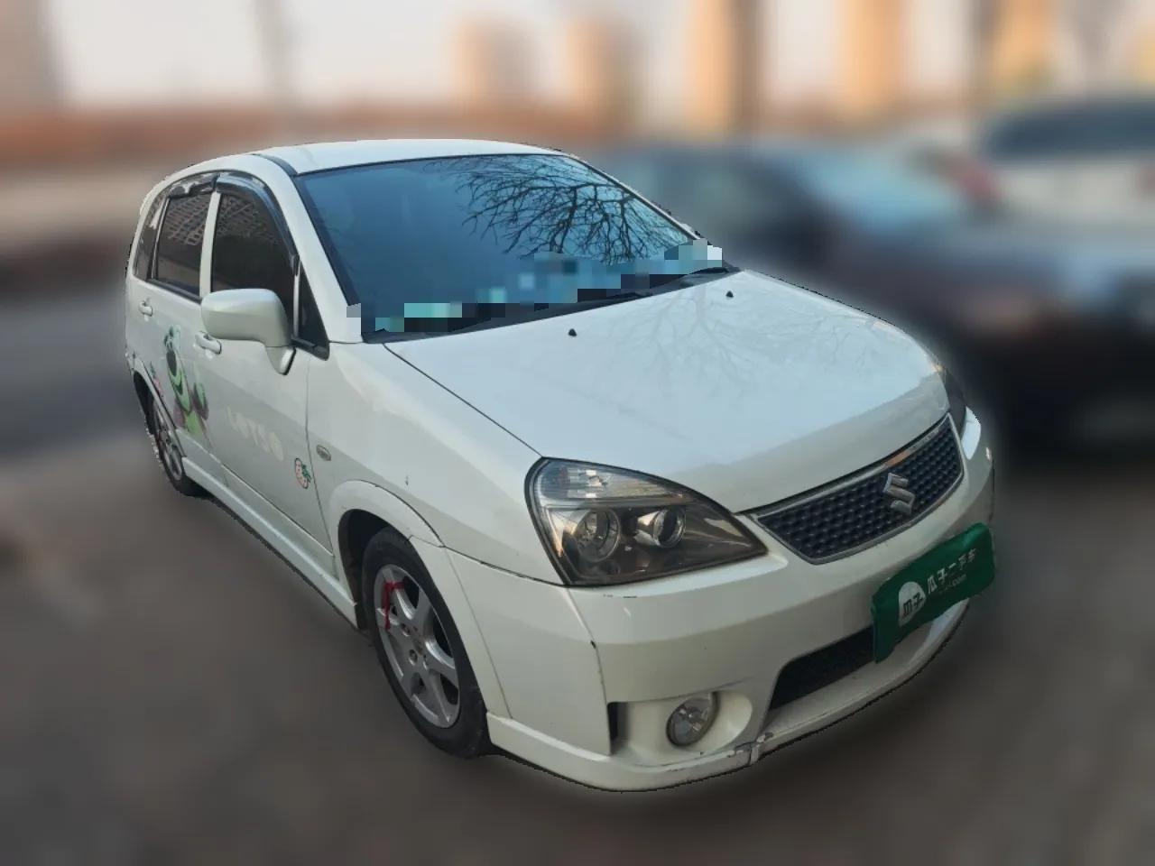 Suzuki Liana 2013 Hatchback 1.4L Manual Luxury Model — миниатюра 3