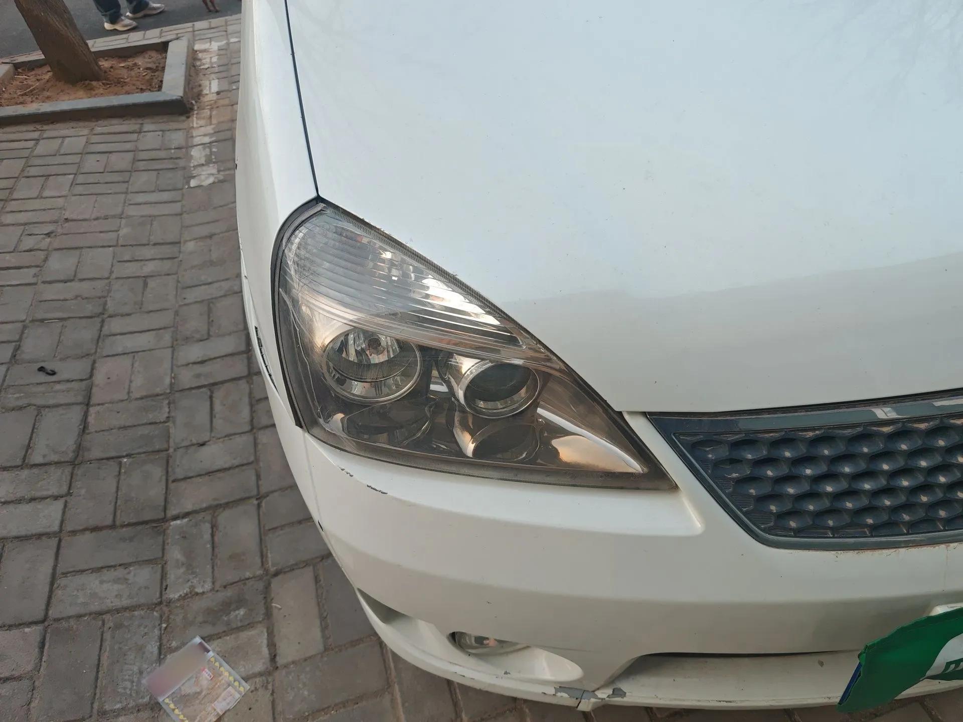 Suzuki Liana 2013 Hatchback 1.4L Manual Luxury Model — миниатюра 7