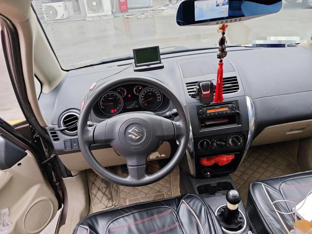 Suzuki SX4 S-Cross 2011 1.6L Manual Comfort Version — миниатюра 11