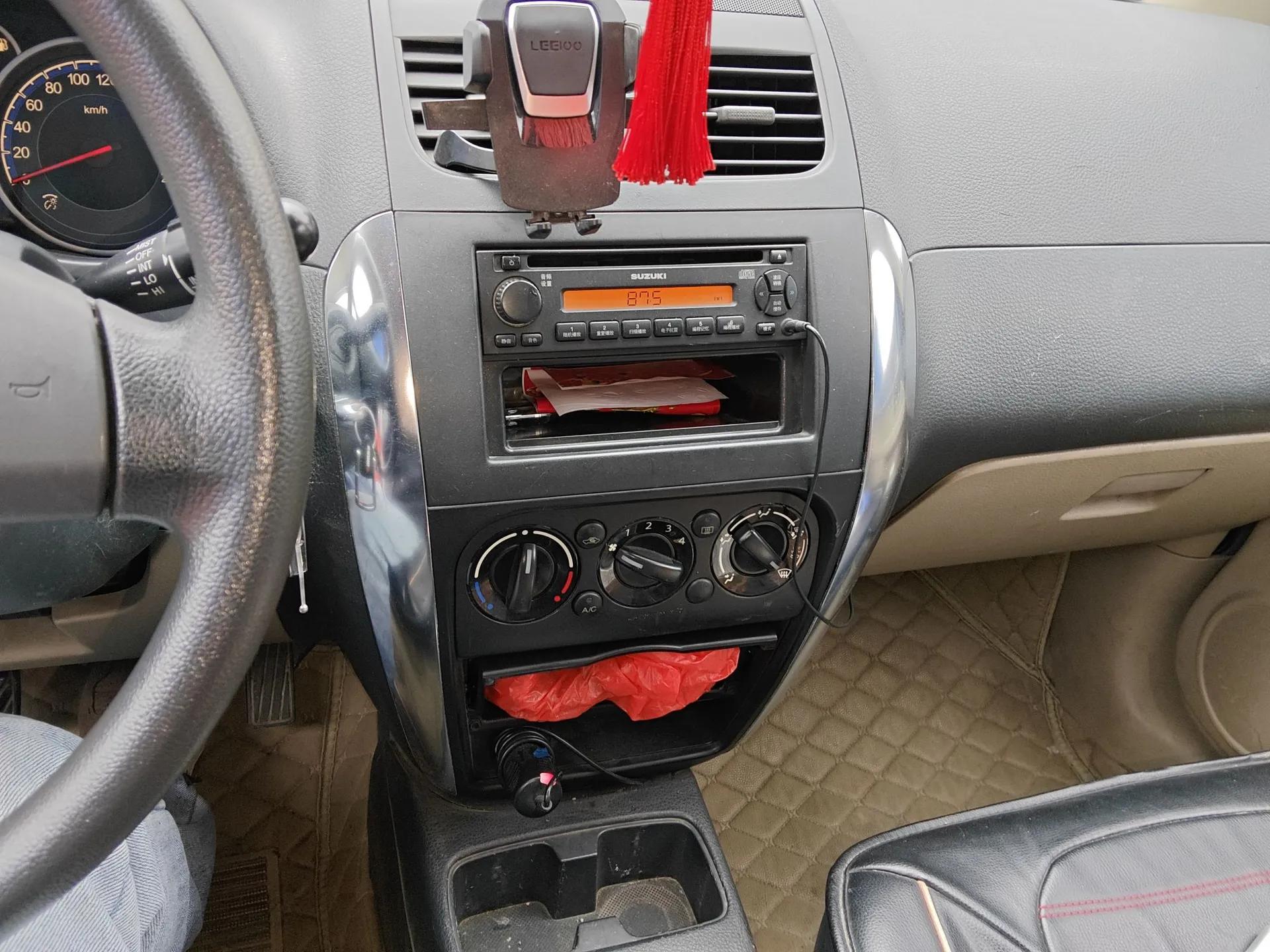 Suzuki SX4 S-Cross 2011 1.6L Manual Comfort Version — миниатюра 14