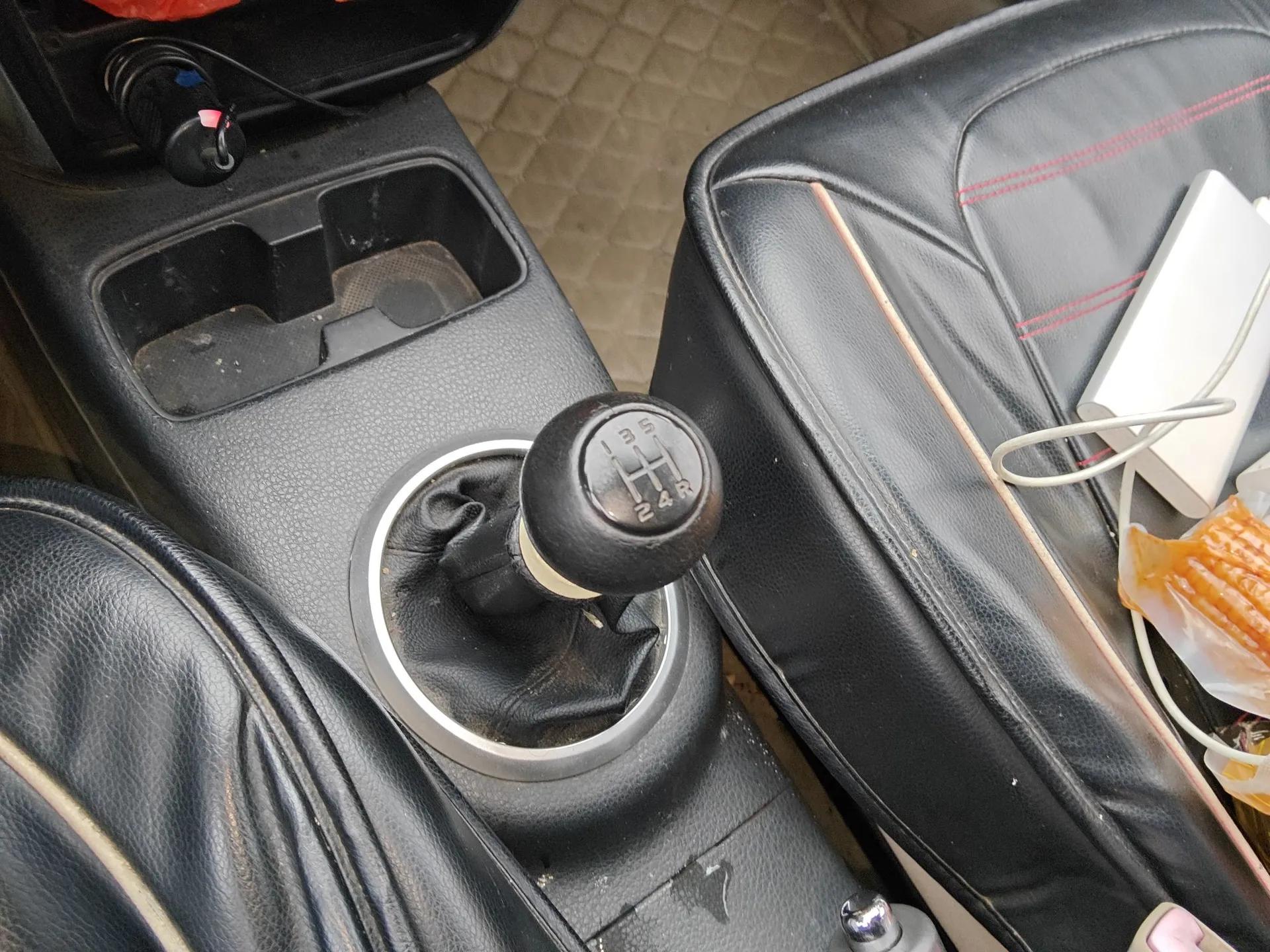 Suzuki SX4 S-Cross 2011 1.6L Manual Comfort Version — миниатюра 15