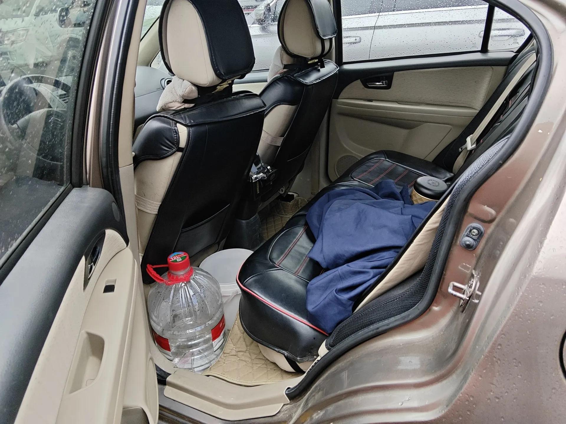 Suzuki SX4 S-Cross 2011 1.6L Manual Comfort Version — миниатюра 18