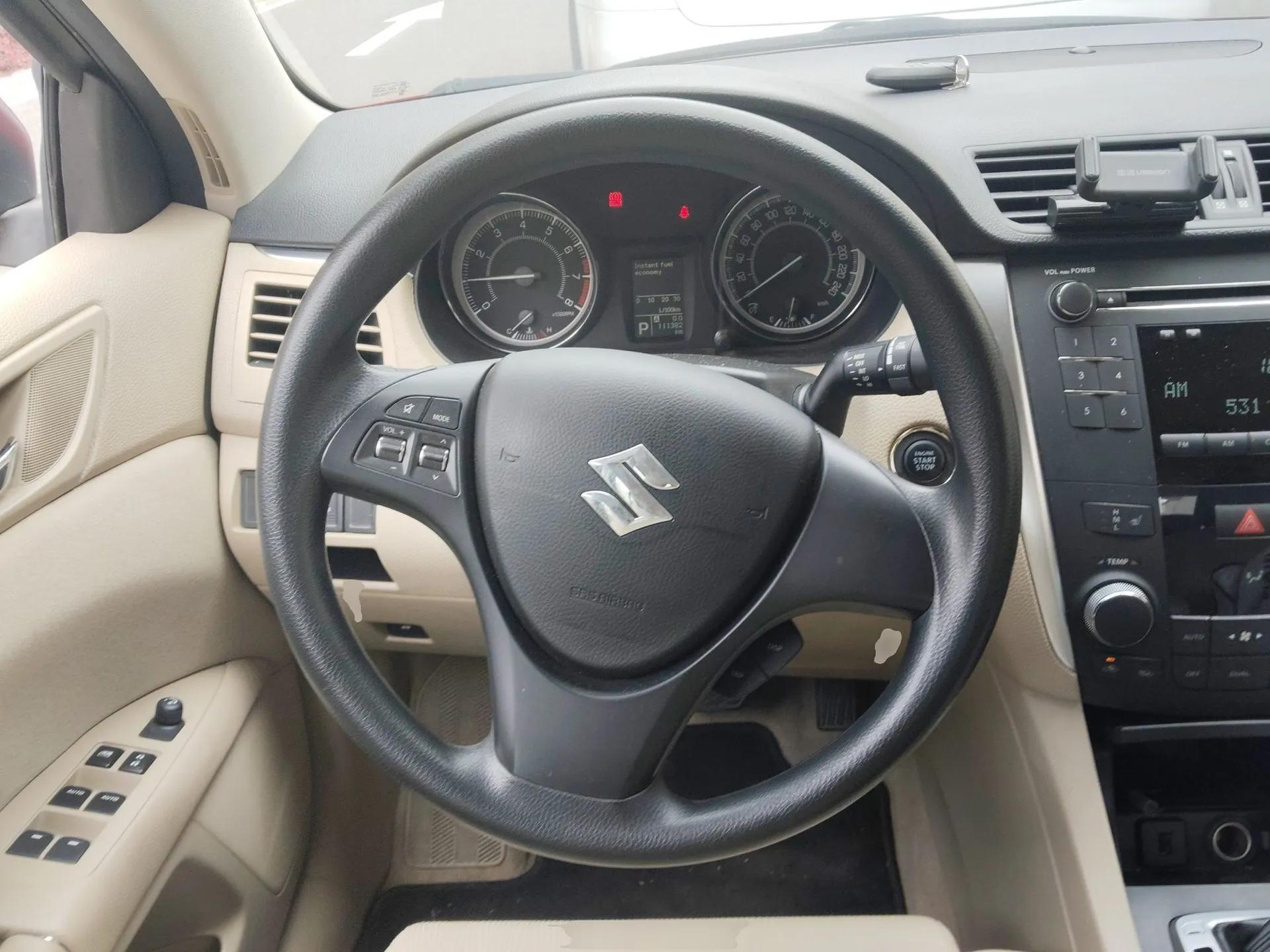 Suzuki Kizashi 2011 2.4L Two-Wheel Drive CVT Standard Edition — миниатюра 11
