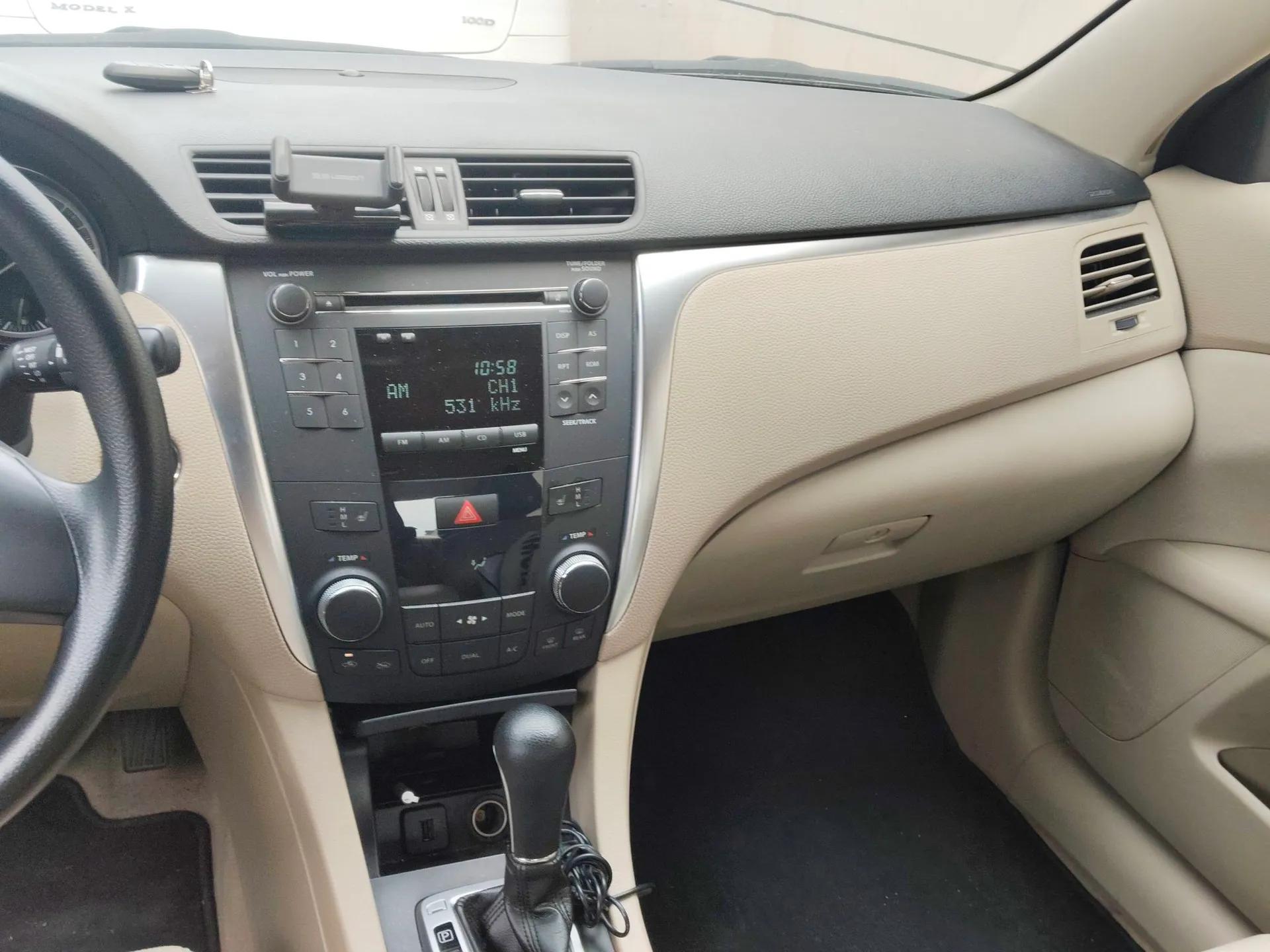Suzuki Kizashi 2011 2.4L Two-Wheel Drive CVT Standard Edition — миниатюра 14