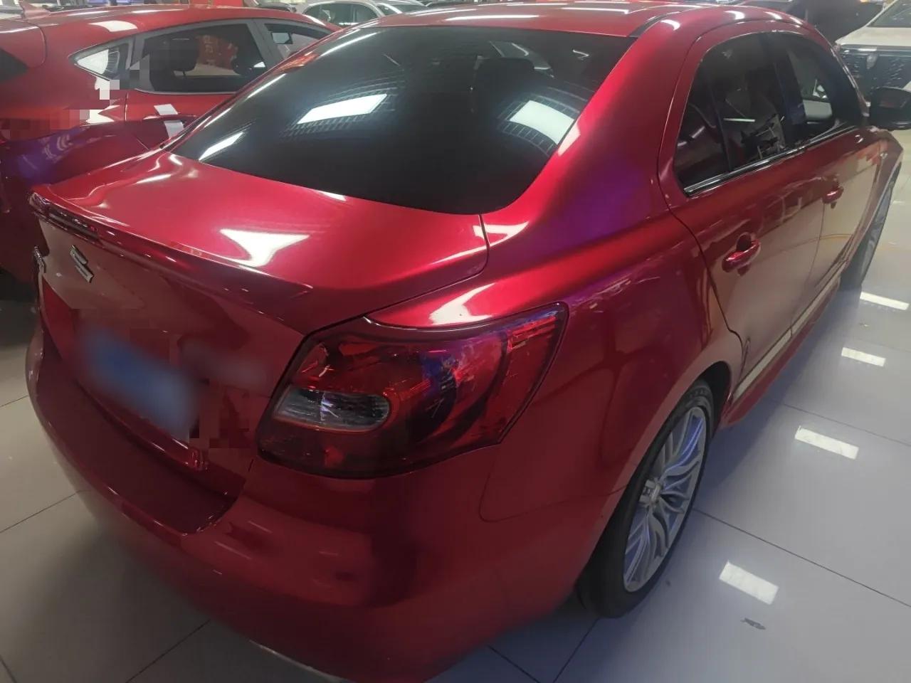 Suzuki Kizashi 2011 2.4L Two-Wheel Drive Sport with Navigation — миниатюра 6