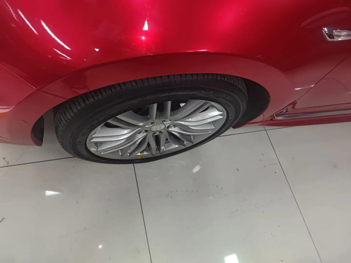 Suzuki Kizashi 2011 2.4L Two-Wheel Drive Sport with Navigation — миниатюра 8