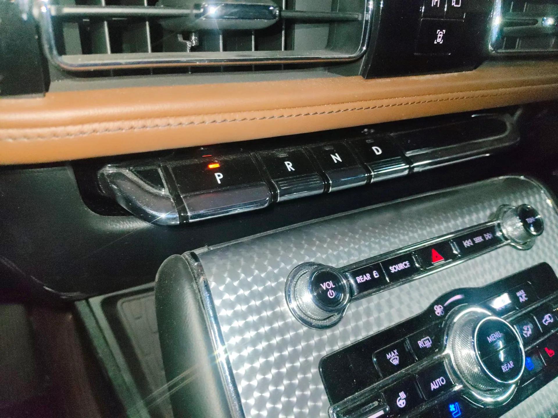 Lincoln Aviator New Energy 2020 3.0T V6 All-Wheel-Drive High-Performance Plug-in Hybrid — миниатюра 15