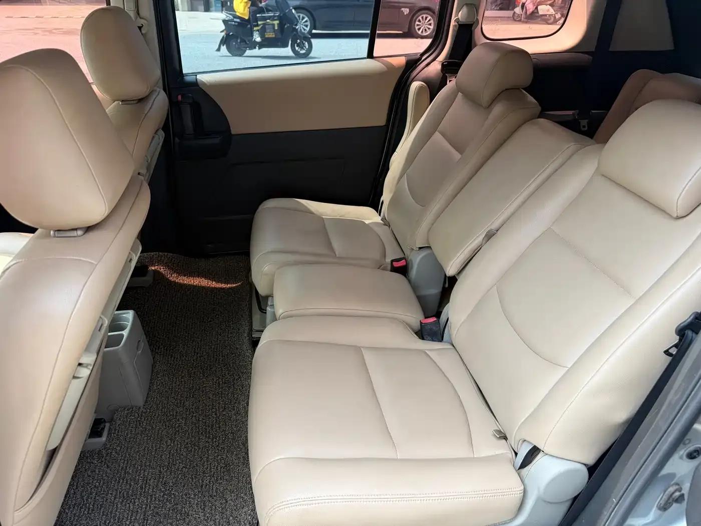 Mazda 5 2008 2.0 Automatic Luxury — миниатюра 5