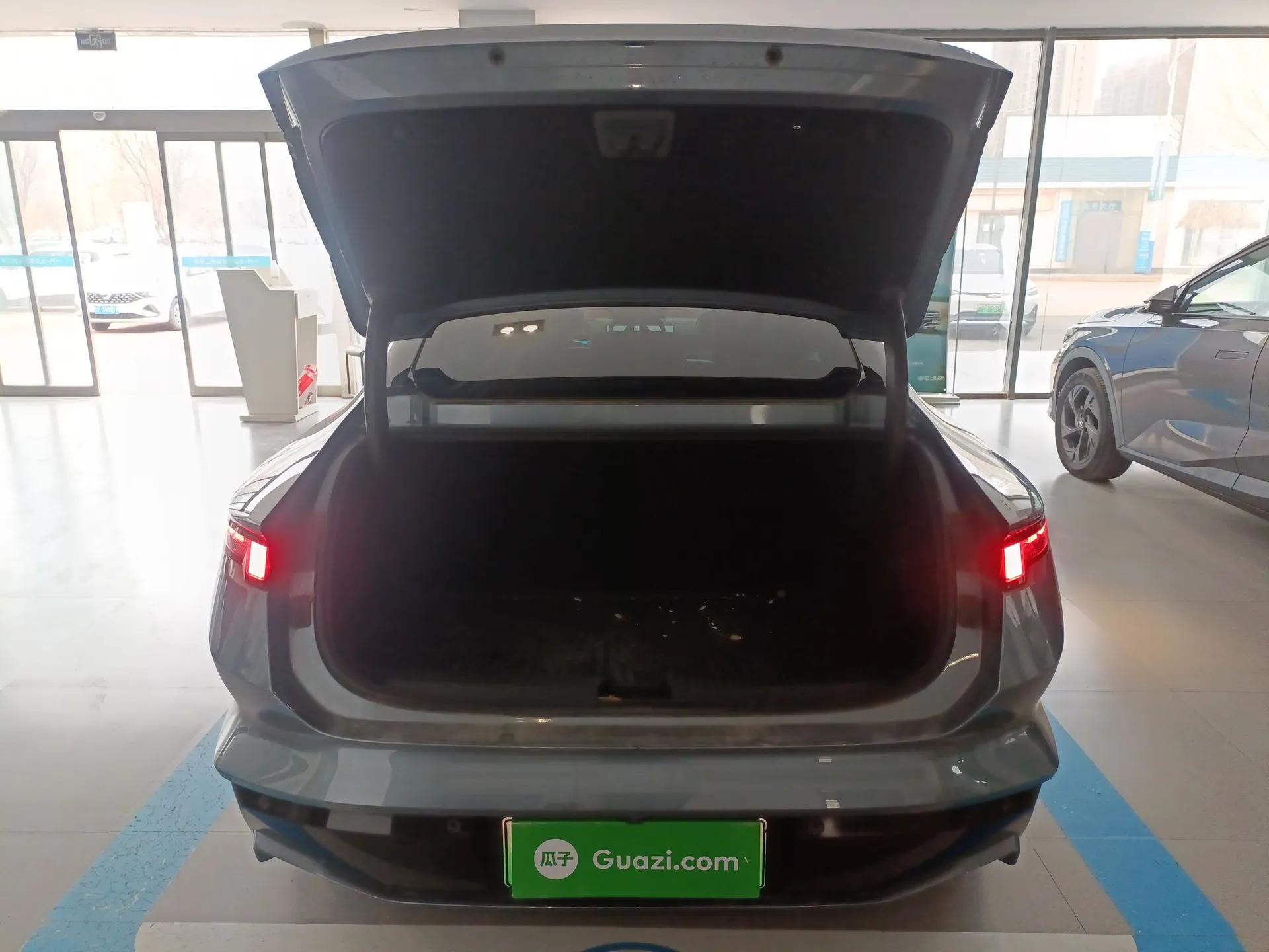 Lynk & Co Z10 2025 95 kWh 702 km All-Wheel Drive Intelligent Driving Ultra — миниатюра 21