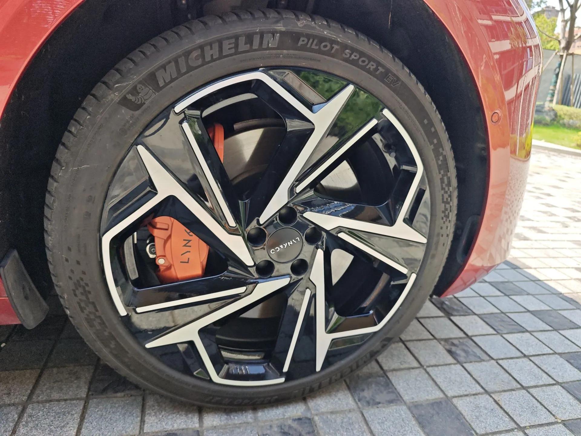 Lynk & Co Z10 2025 95 kWh 702 km All-Wheel Drive Intelligent Driving Ultra — миниатюра 8