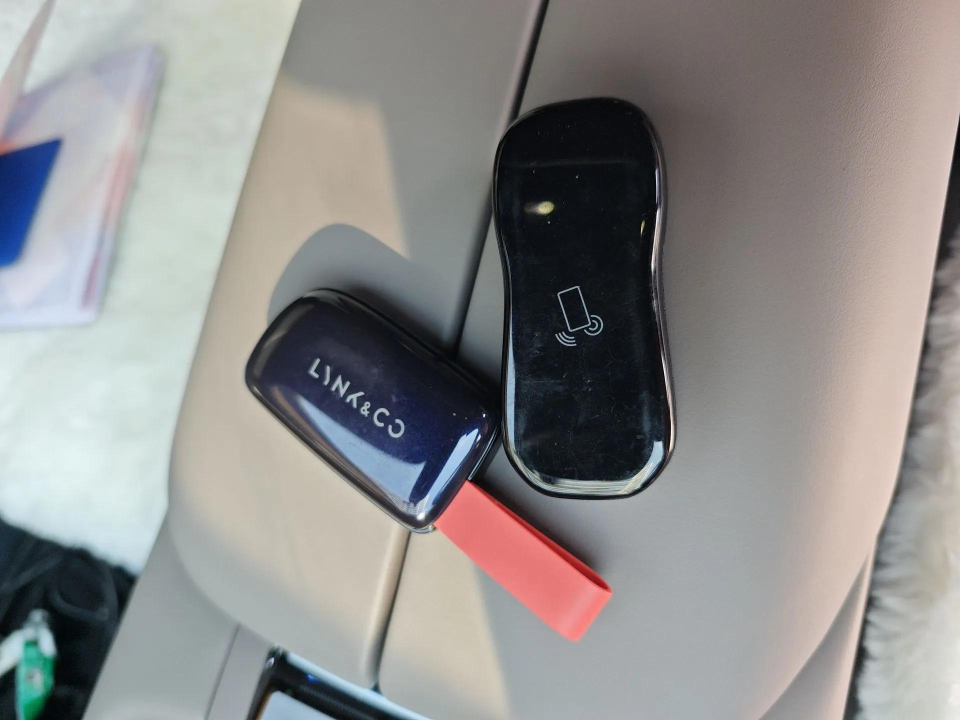 Lynk & Co Z10 2025 95 kWh 702 km All-Wheel Drive Intelligent Driving Ultra — миниатюра 9
