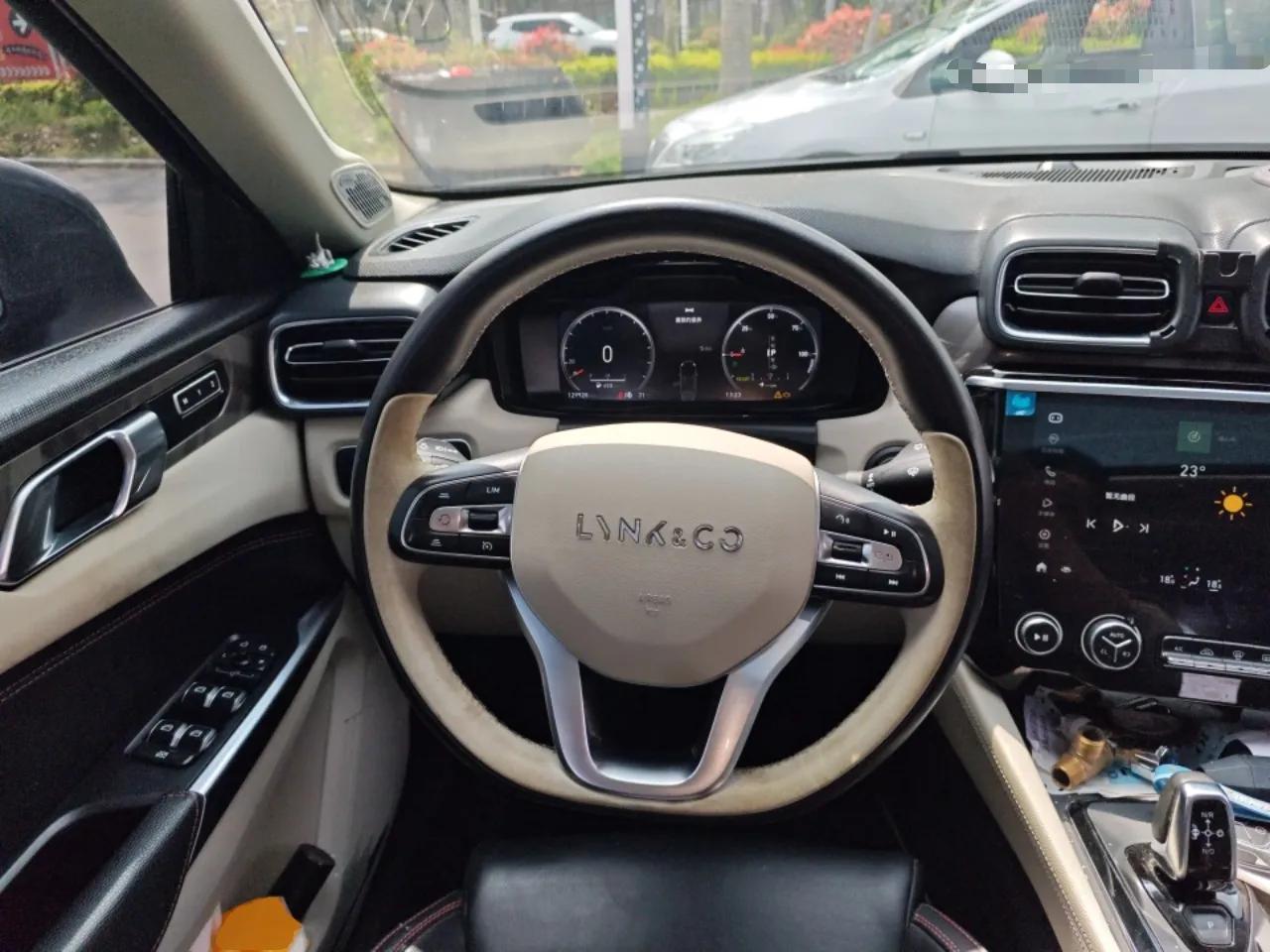 Lynk & Co 02 New Energy 2021 1.5T PHEV Pro — миниатюра 11