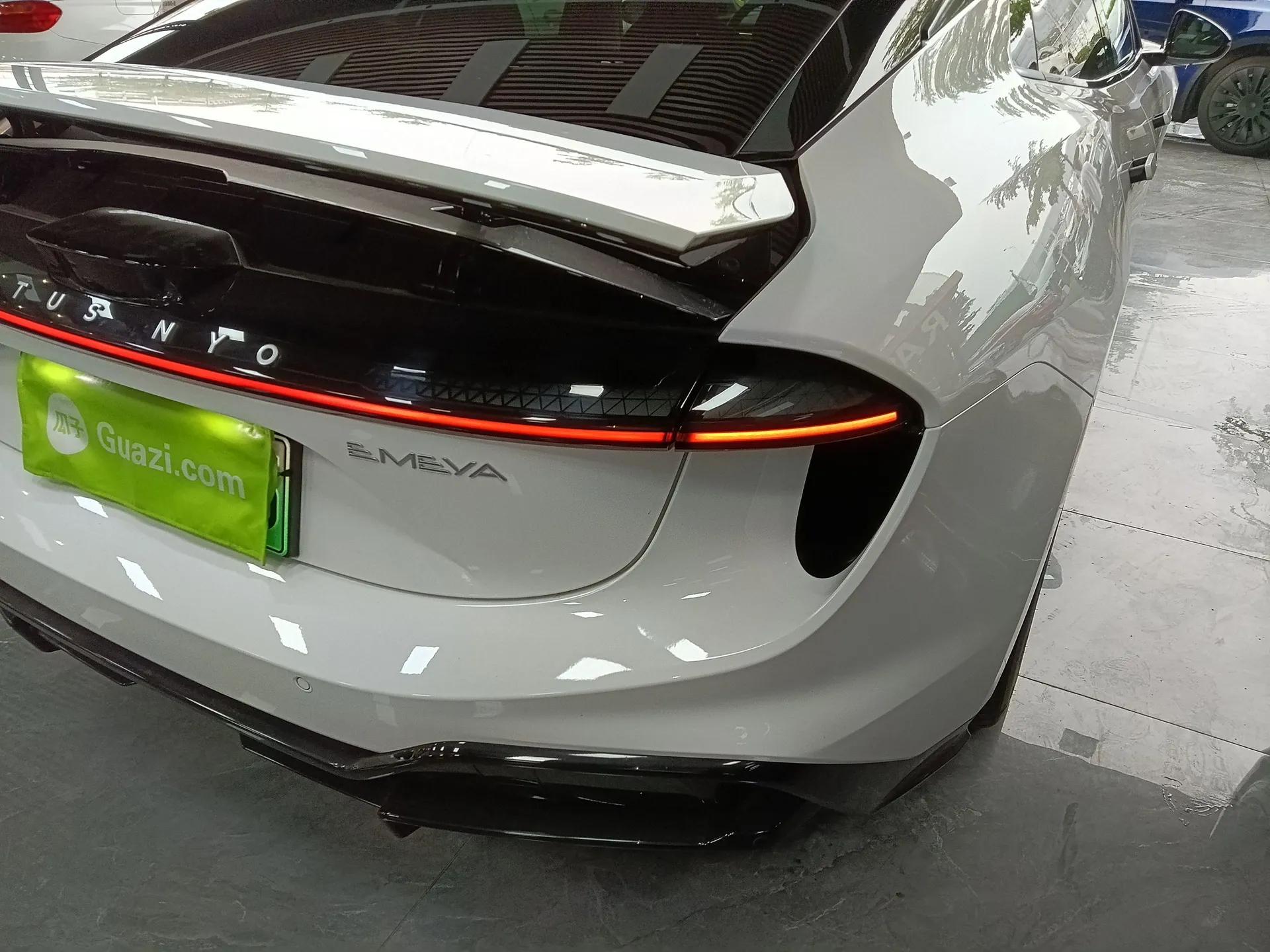 Lotus EMEYA 2024 EMEYA L+ — миниатюра 8
