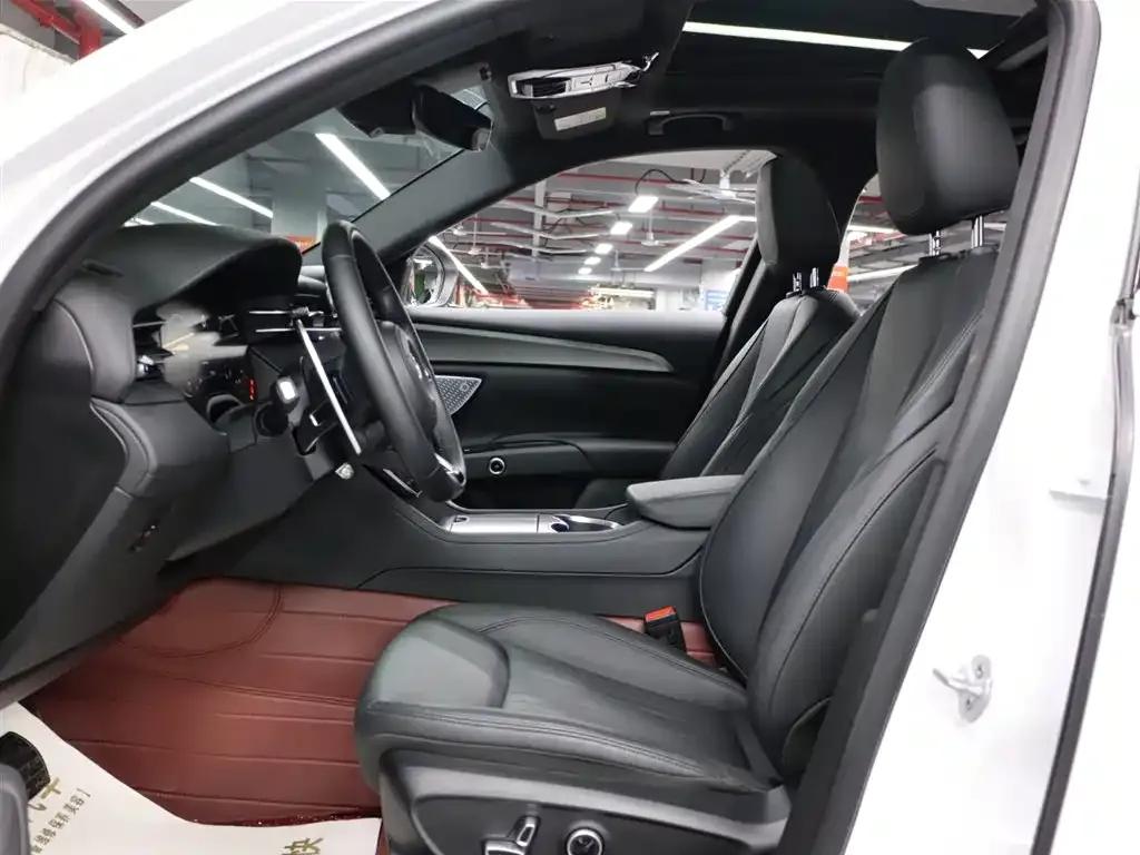 2023 Grecale 2.0T GT — миниатюра 8