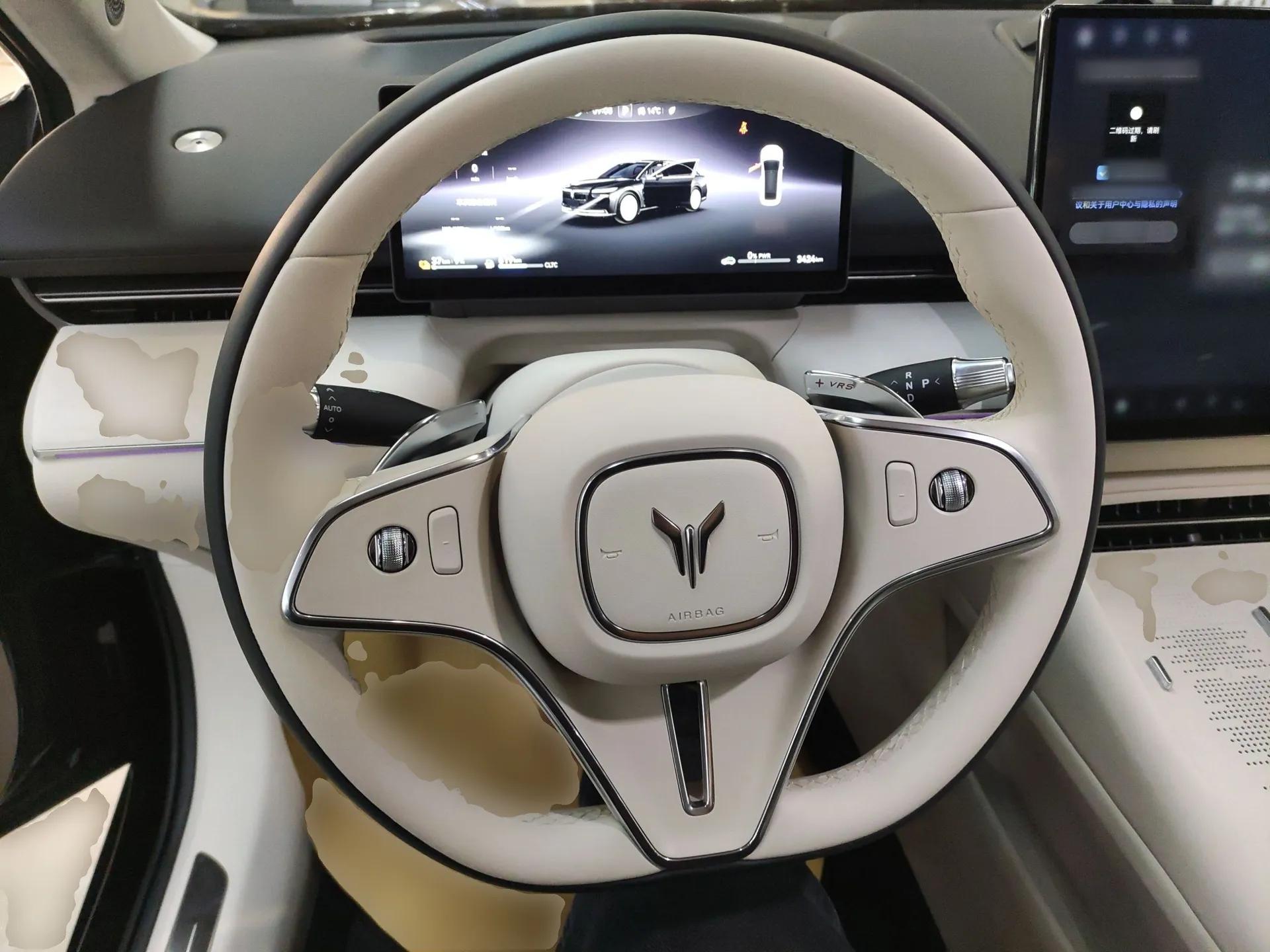 VOYAH Lantu Chiguang L 2026 Four-Wheel-Drive Ultra — миниатюра 13