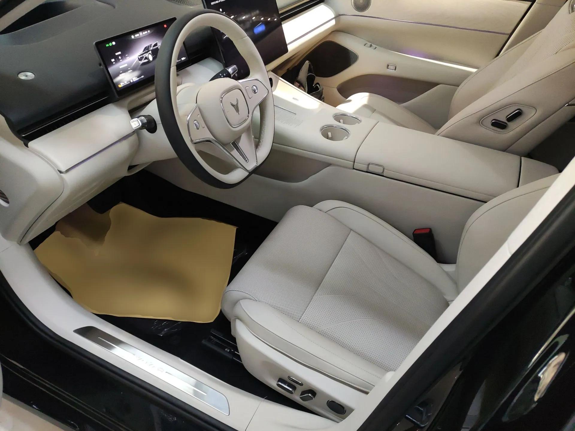 VOYAH Lantu Chiguang L 2026 Four-Wheel-Drive Ultra — миниатюра 17