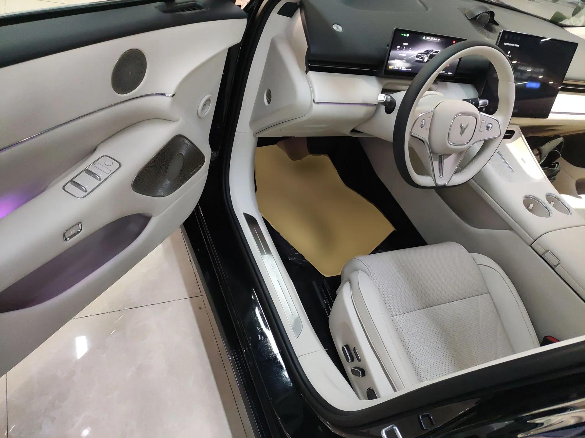 VOYAH Lantu Chiguang L 2026 Four-Wheel-Drive Ultra — миниатюра 18