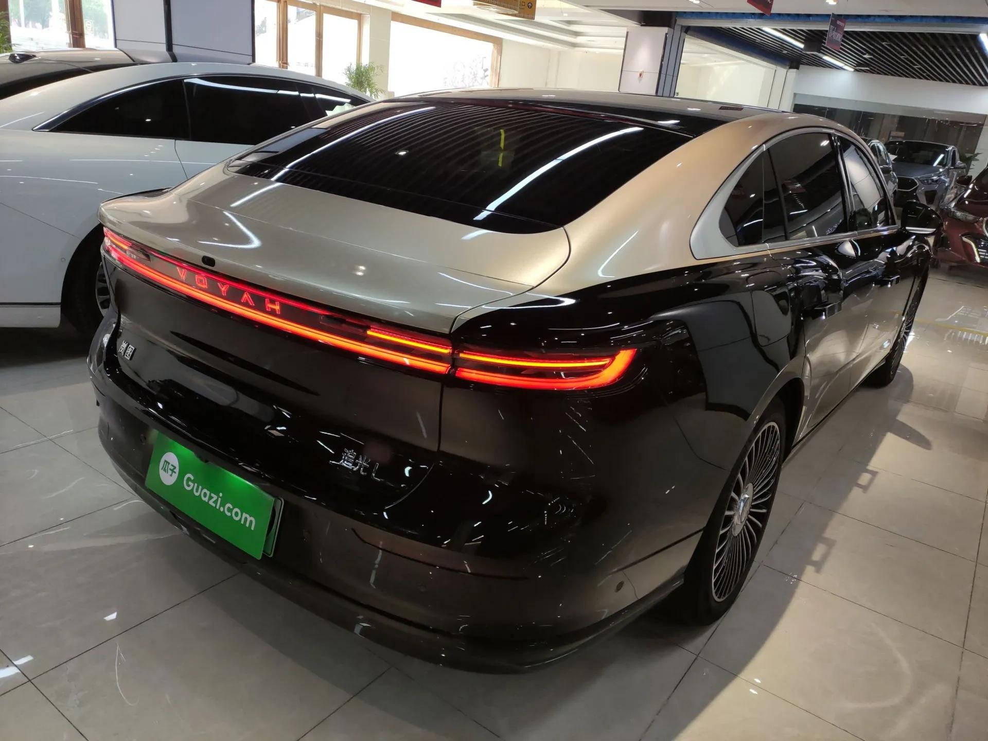 VOYAH Lantu Chiguang L 2026 Four-Wheel-Drive Ultra — миниатюра 4