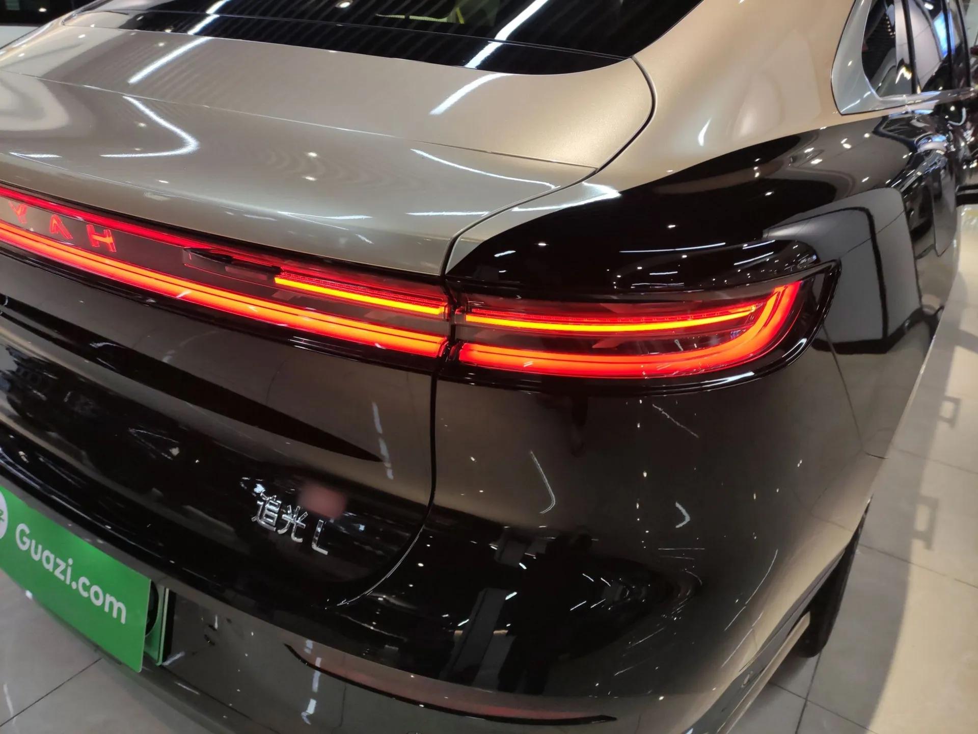 VOYAH Lantu Chiguang L 2026 Four-Wheel-Drive Ultra — миниатюра 8