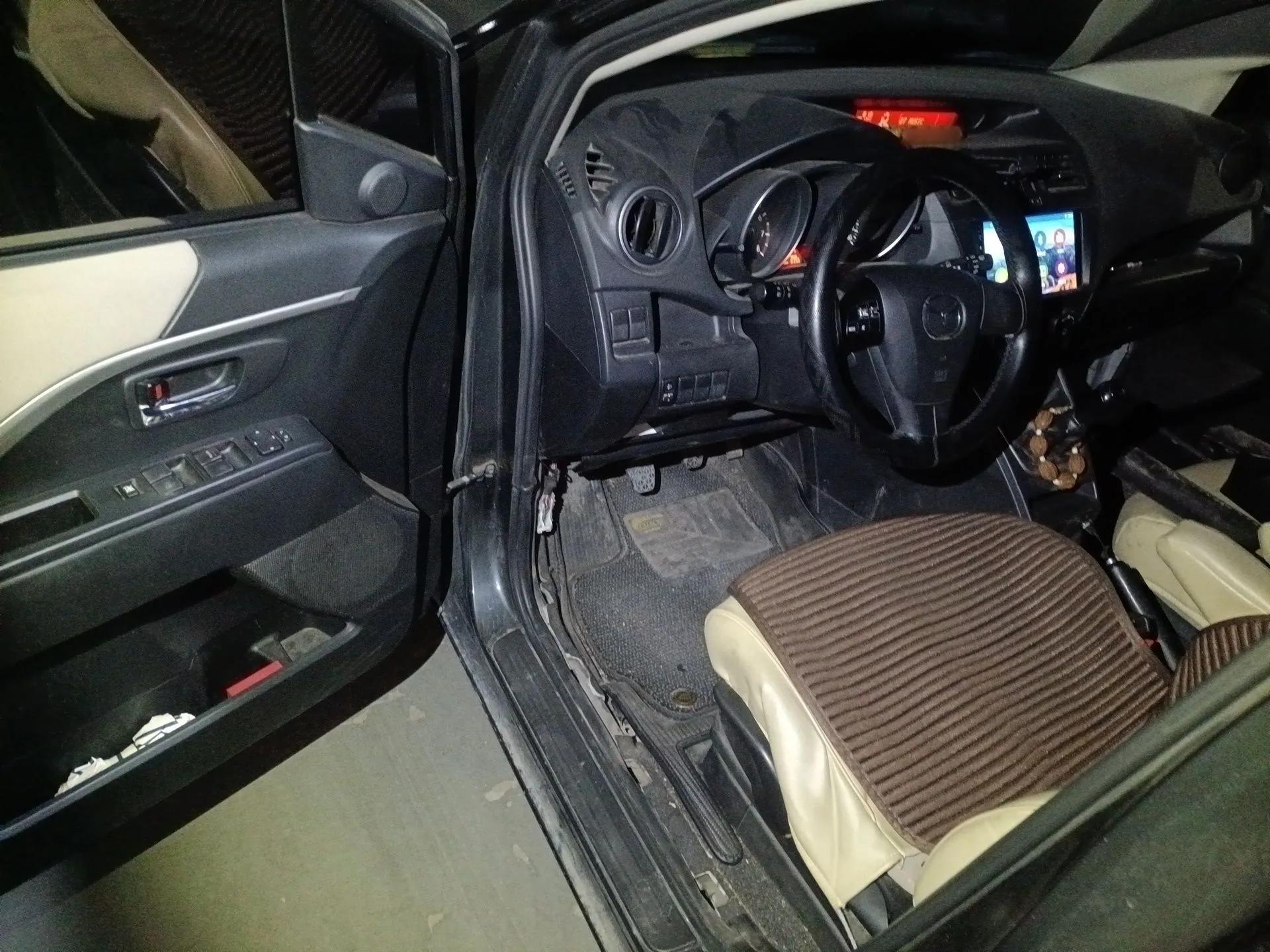 Mazda 5 2011 2.0L Manual Comfort Edition — миниатюра 17