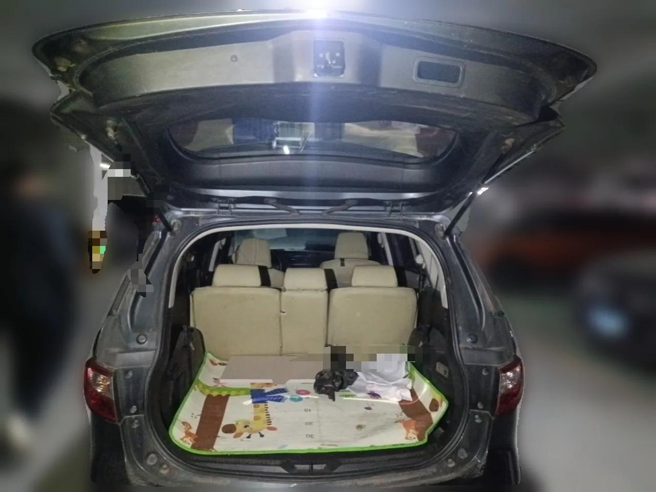 Mazda 5 2011 2.0L Manual Comfort Edition — миниатюра 20