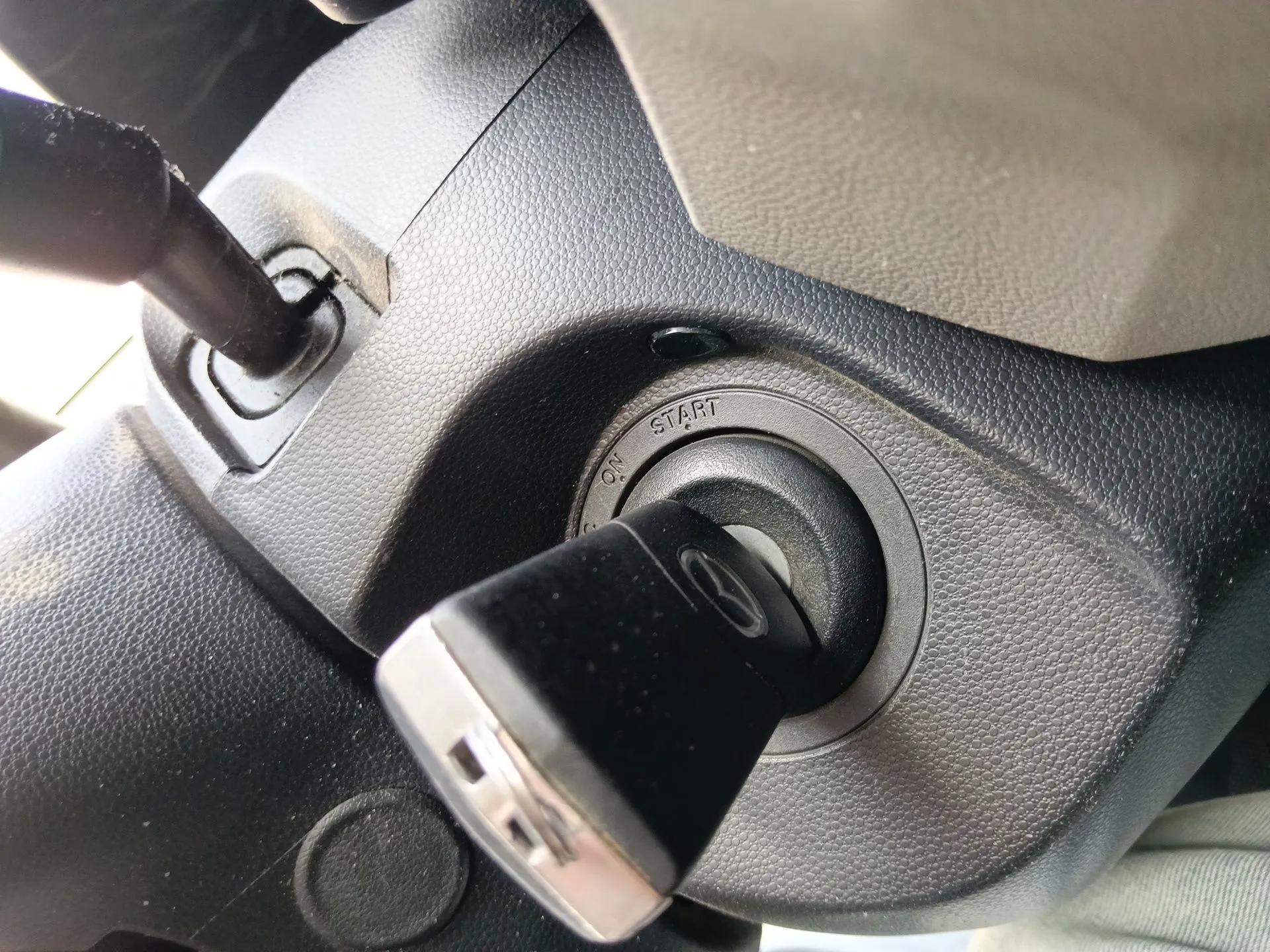 Mazda 5 2008 2.0 Manual Comfort Version — миниатюра 9